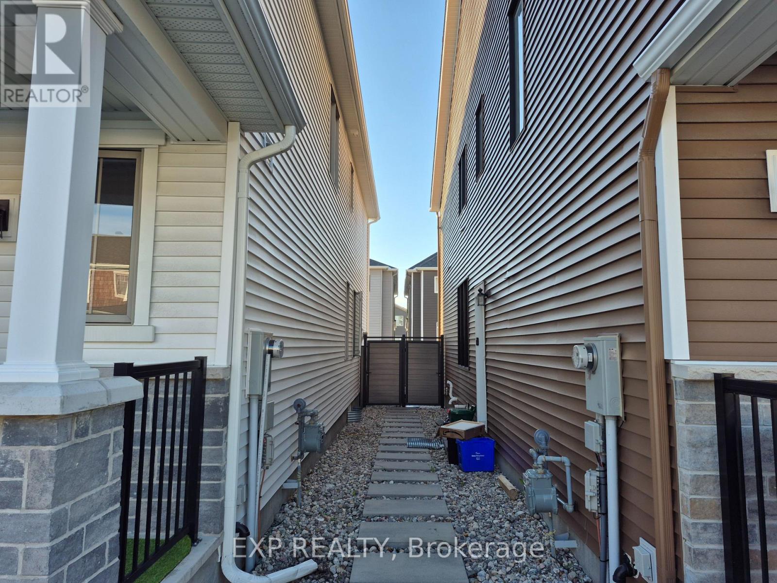 708 Perseus Avenue, Ottawa, Ontario  K2J 6V8 - Photo 2 - X13175230