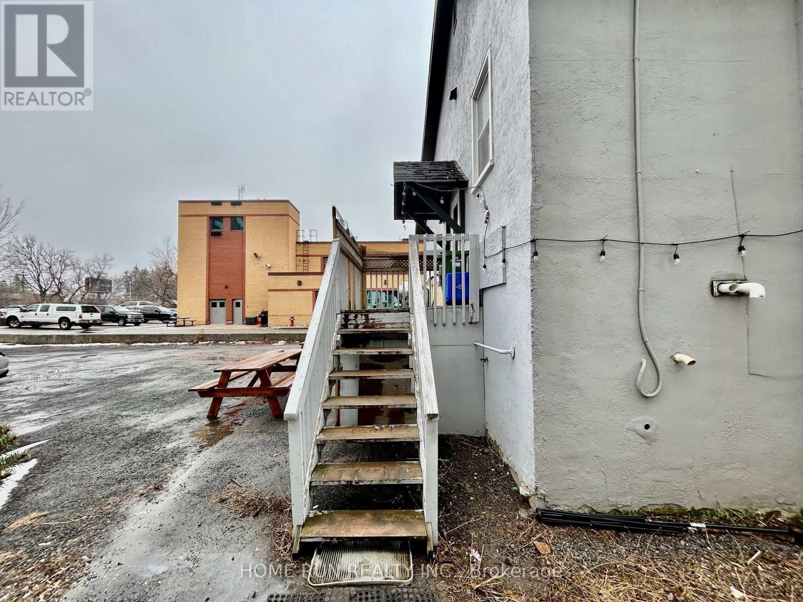 704 Brookfield Road S, Ottawa, Ontario  K1V 6J4 - Photo 2 - X13175272