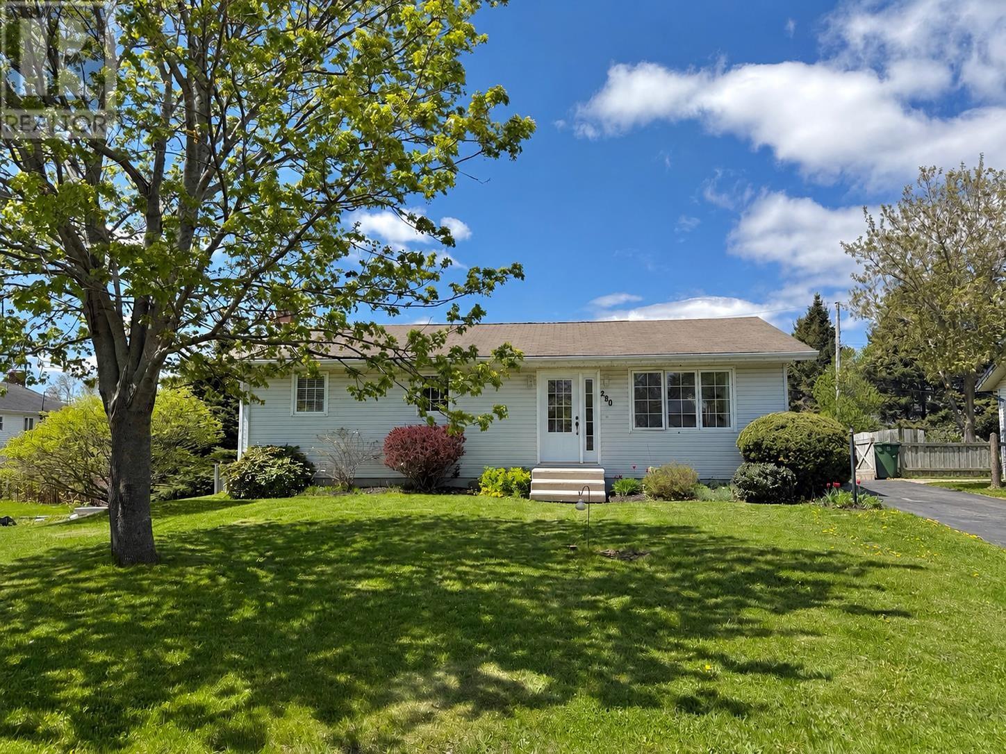 280 Westridge Crescent, Charlottetown, Prince Edward Island  C1A 8Z1 - Photo 1 - 202612193