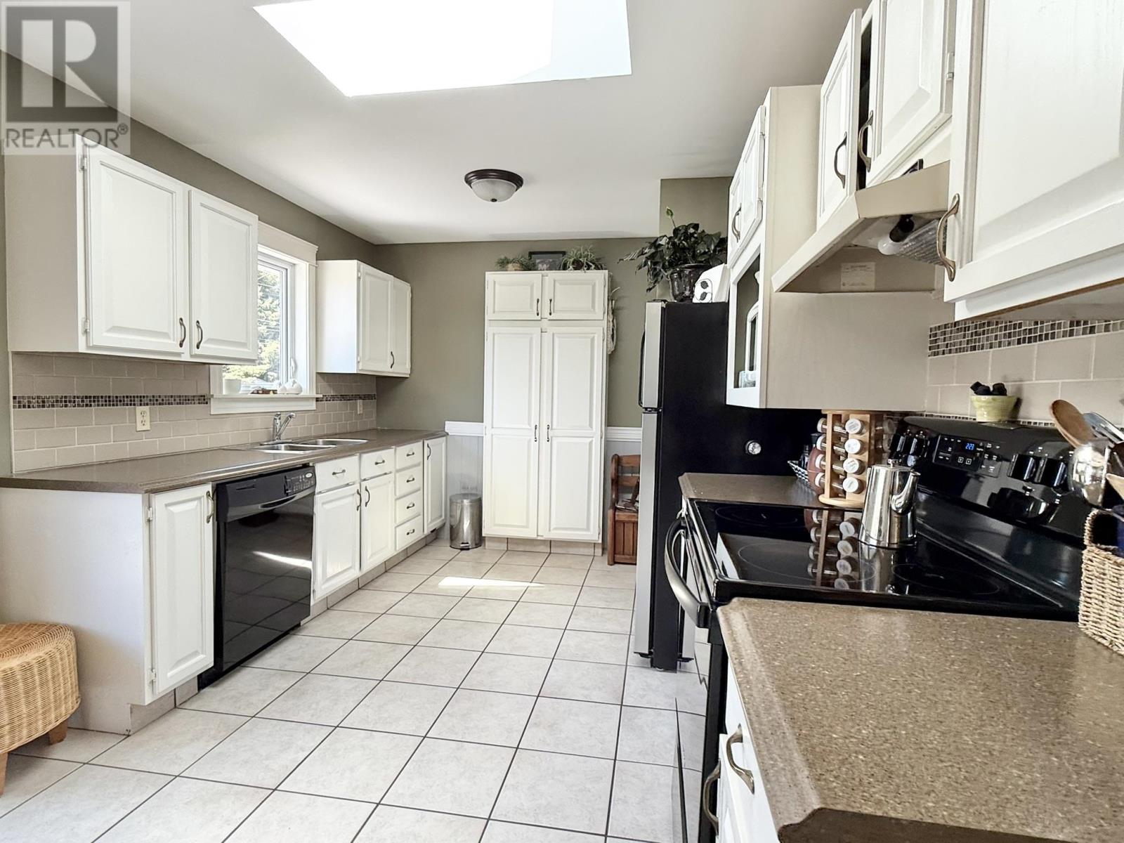 280 Westridge Crescent, Charlottetown, Prince Edward Island  C1A 8Z1 - Photo 10 - 202612193