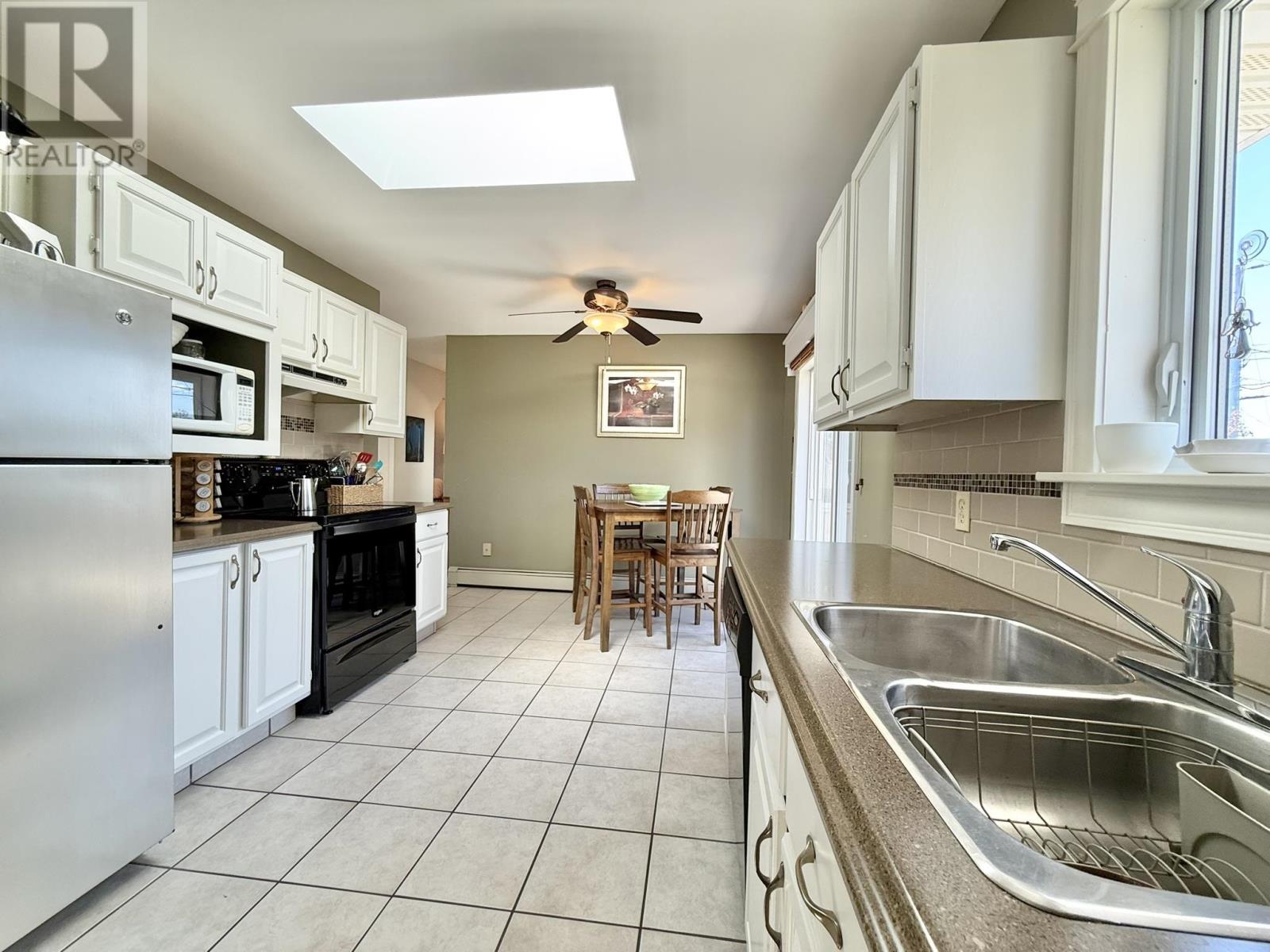 280 Westridge Crescent, Charlottetown, Prince Edward Island  C1A 8Z1 - Photo 11 - 202612193