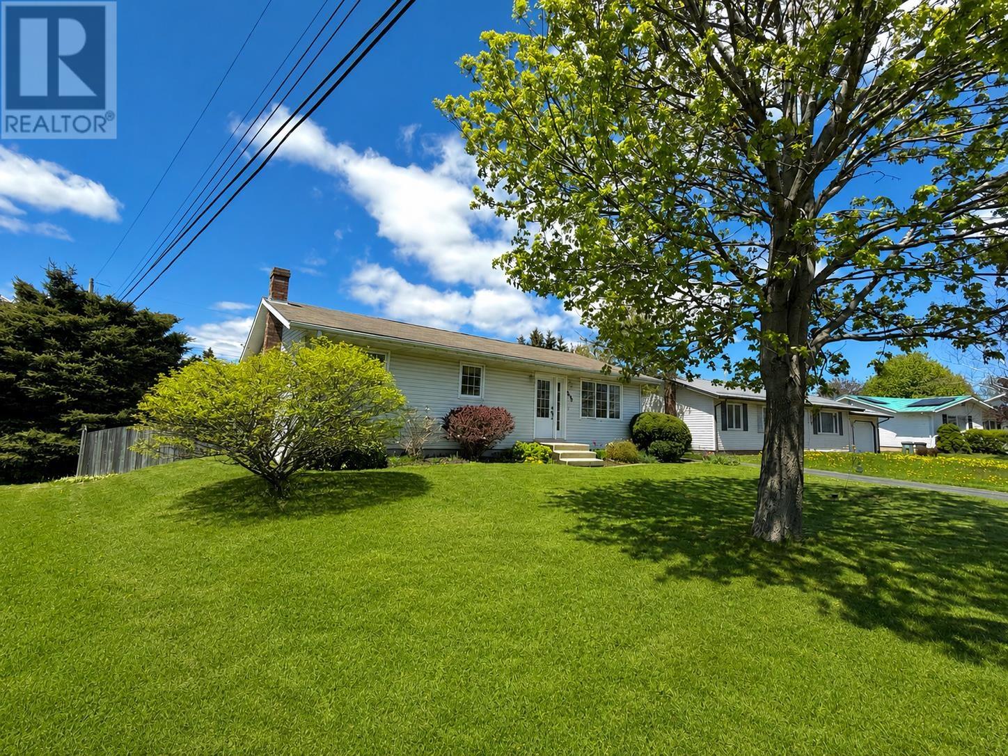 280 Westridge Crescent, Charlottetown, Prince Edward Island  C1A 8Z1 - Photo 3 - 202612193