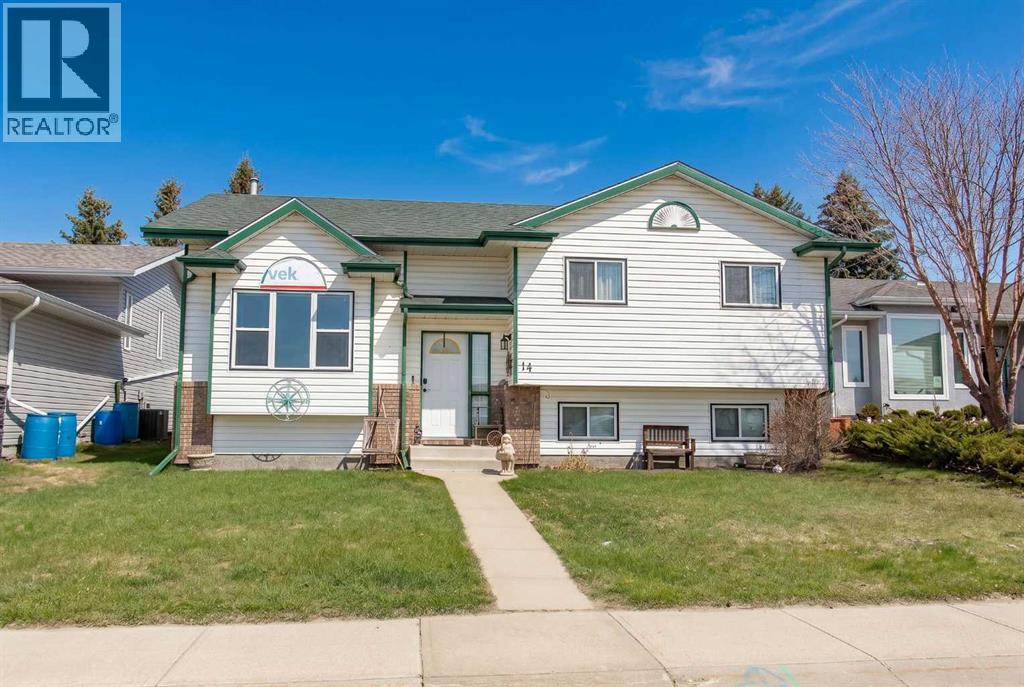 14 Lincoln Park, Lacombe, Alberta  T4L 1P3 - Photo 1 - A2314584