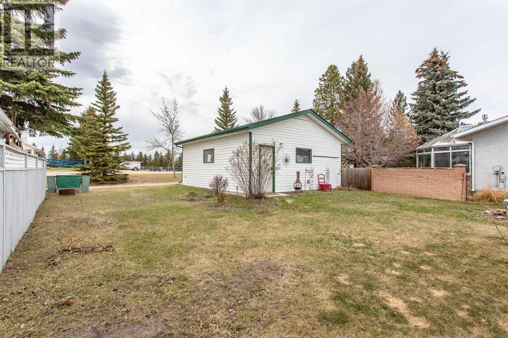 14 Lincoln Park, Lacombe, Alberta  T4L 1P3 - Photo 10 - A2314584