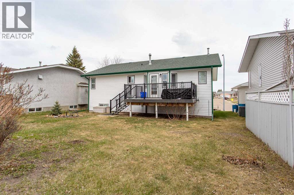 14 Lincoln Park, Lacombe, Alberta  T4L 1P3 - Photo 13 - A2314584