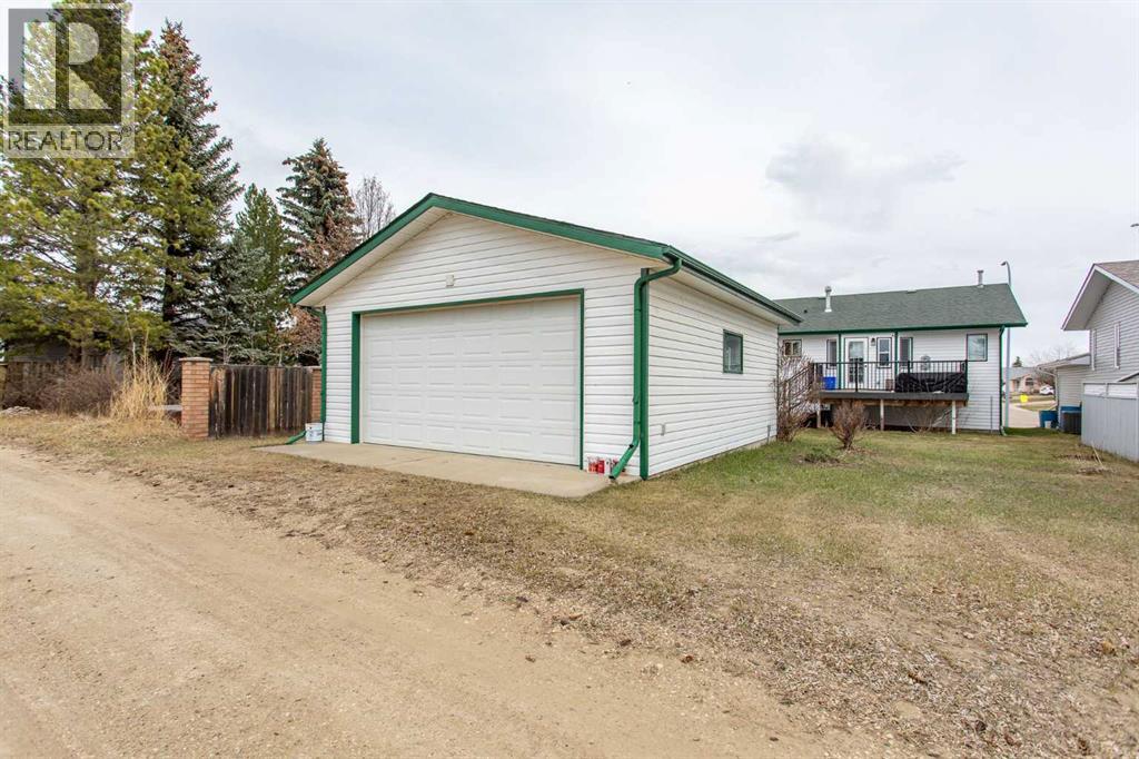 14 Lincoln Park, Lacombe, Alberta  T4L 1P3 - Photo 14 - A2314584