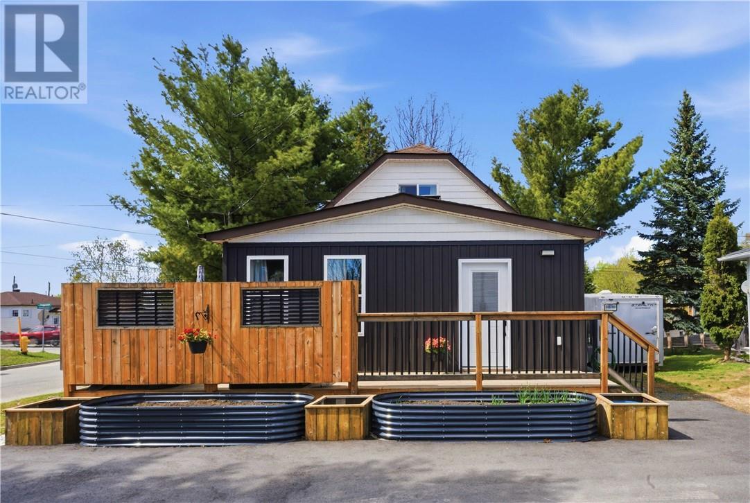 95 O'donaghue Drive, Garson, Ontario  P3L 1E2 - Photo 1 - 2128044