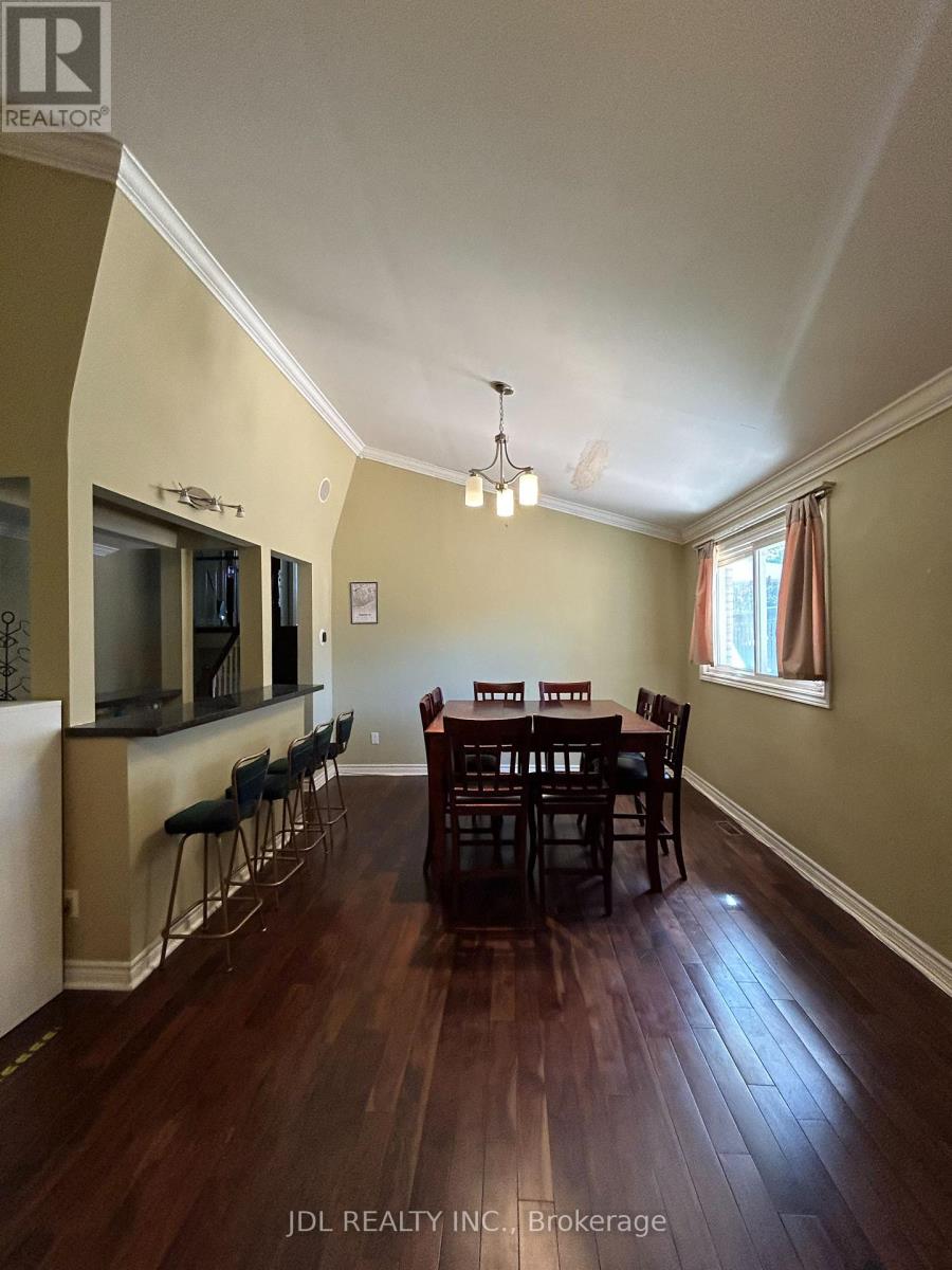 Main Floor - 23 Pineway Blvd Boulevard, Toronto, Ontario  M2H 1A3 - Photo 6 - C13132086