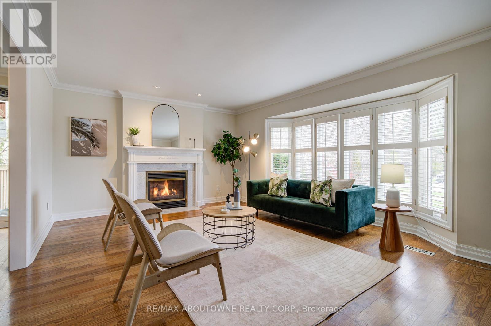 1328 King Henry Court, Oakville, Ontario  L6M 2Y6 - Photo 5 - W13066780