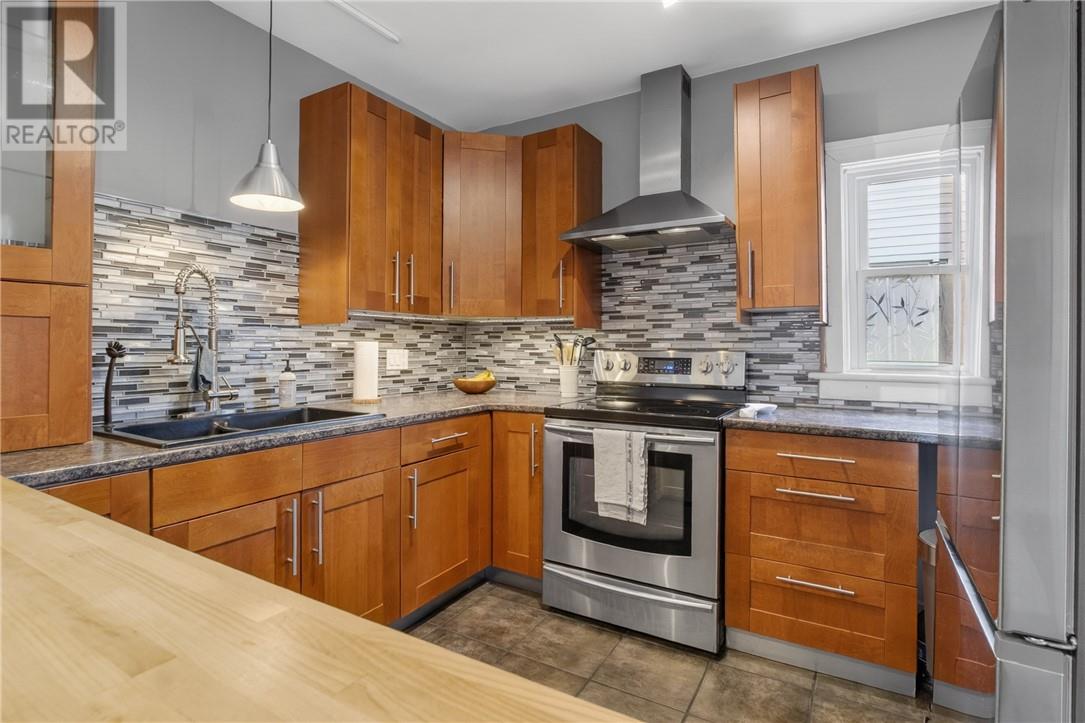 401 Wembley Drive, Sudbury, Ontario  P3E 1P1 - Photo 4 - 2128063