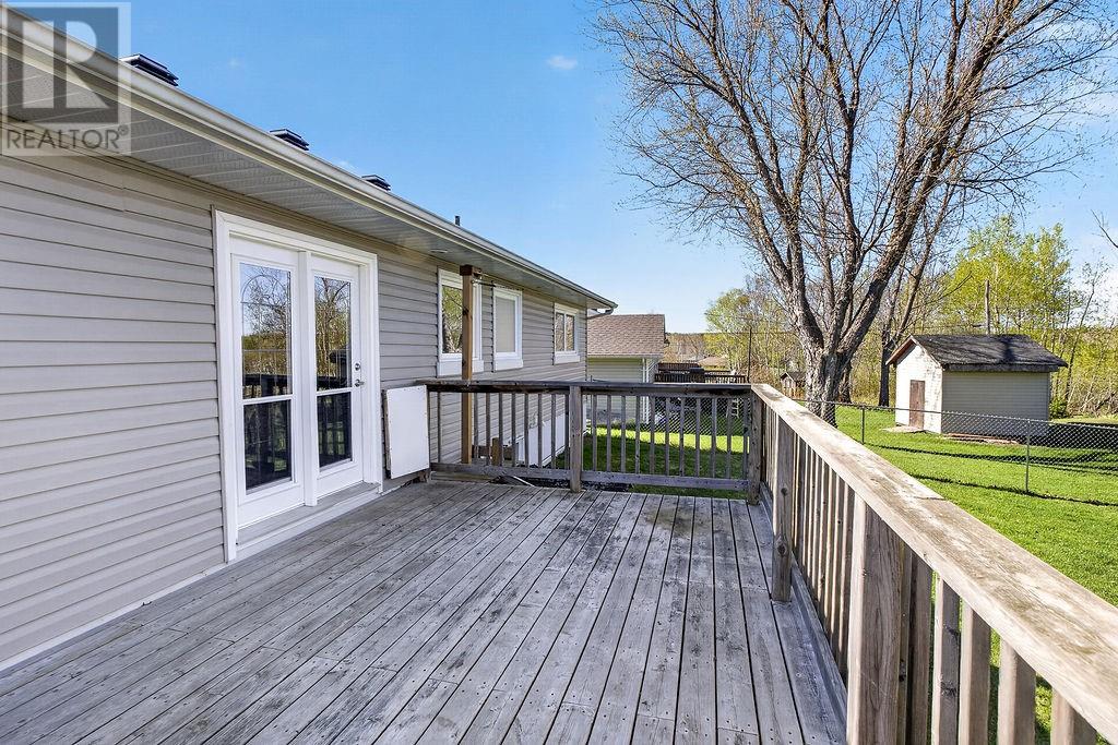 2206 Laurentian, Val Caron, Ontario  P3N 1L8 - Photo 28 - 2128061