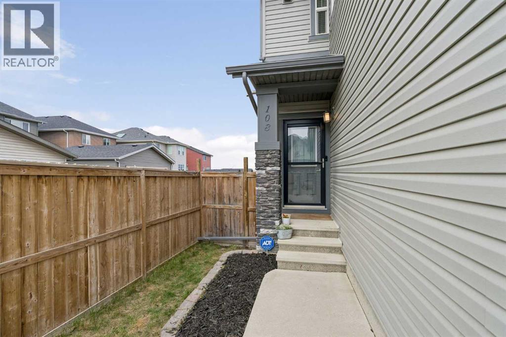 108 Sage Bank Crescent NW, Calgary, Alberta  T3R 0J2 - Photo 2 - A2313249