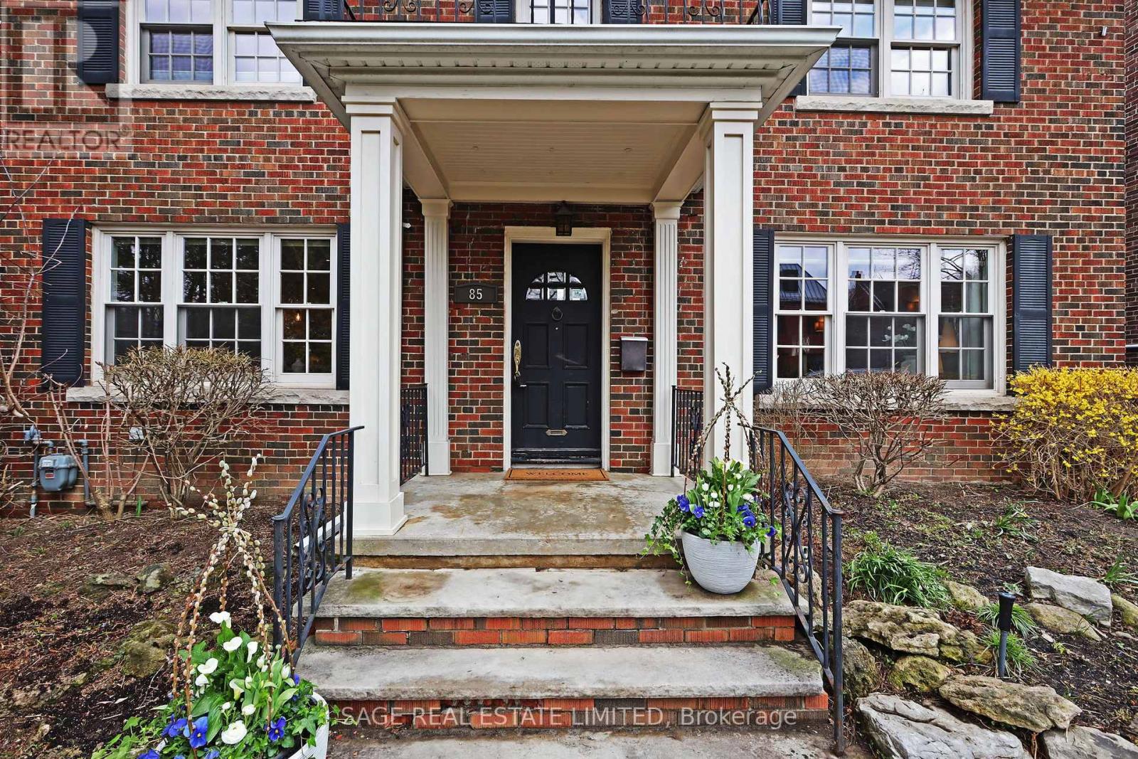85 WEYBOURNE CRESCENT, Toronto, Ontario