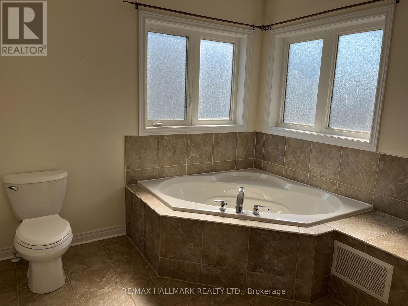 117 James Govan Drive, Whitby, Ontario  L1N 0H4 - Photo 11 - E13175304