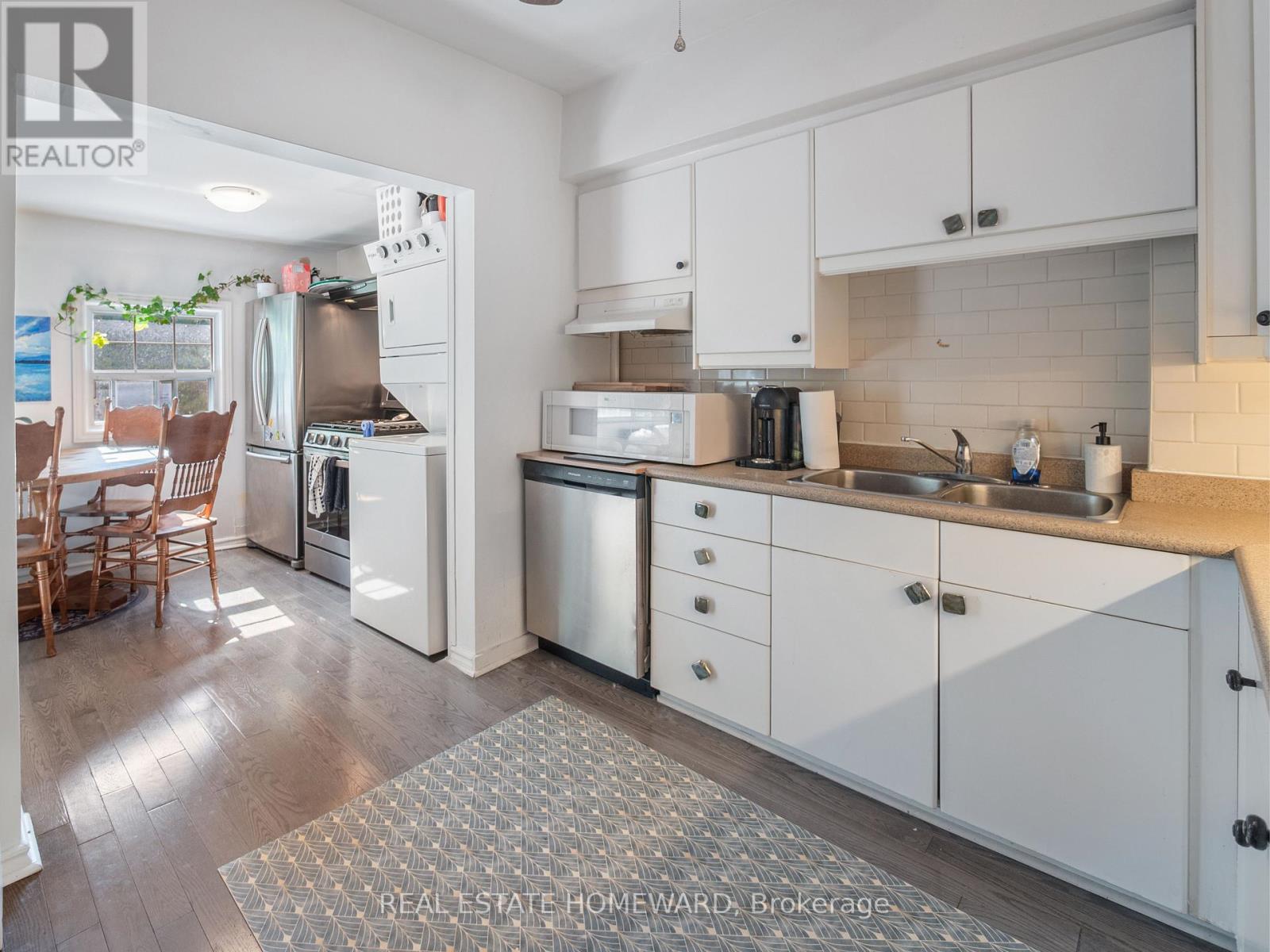 4 Silver Birch Avenue, Toronto, Ontario  M4E 3K9 - Photo 16 - E13175330