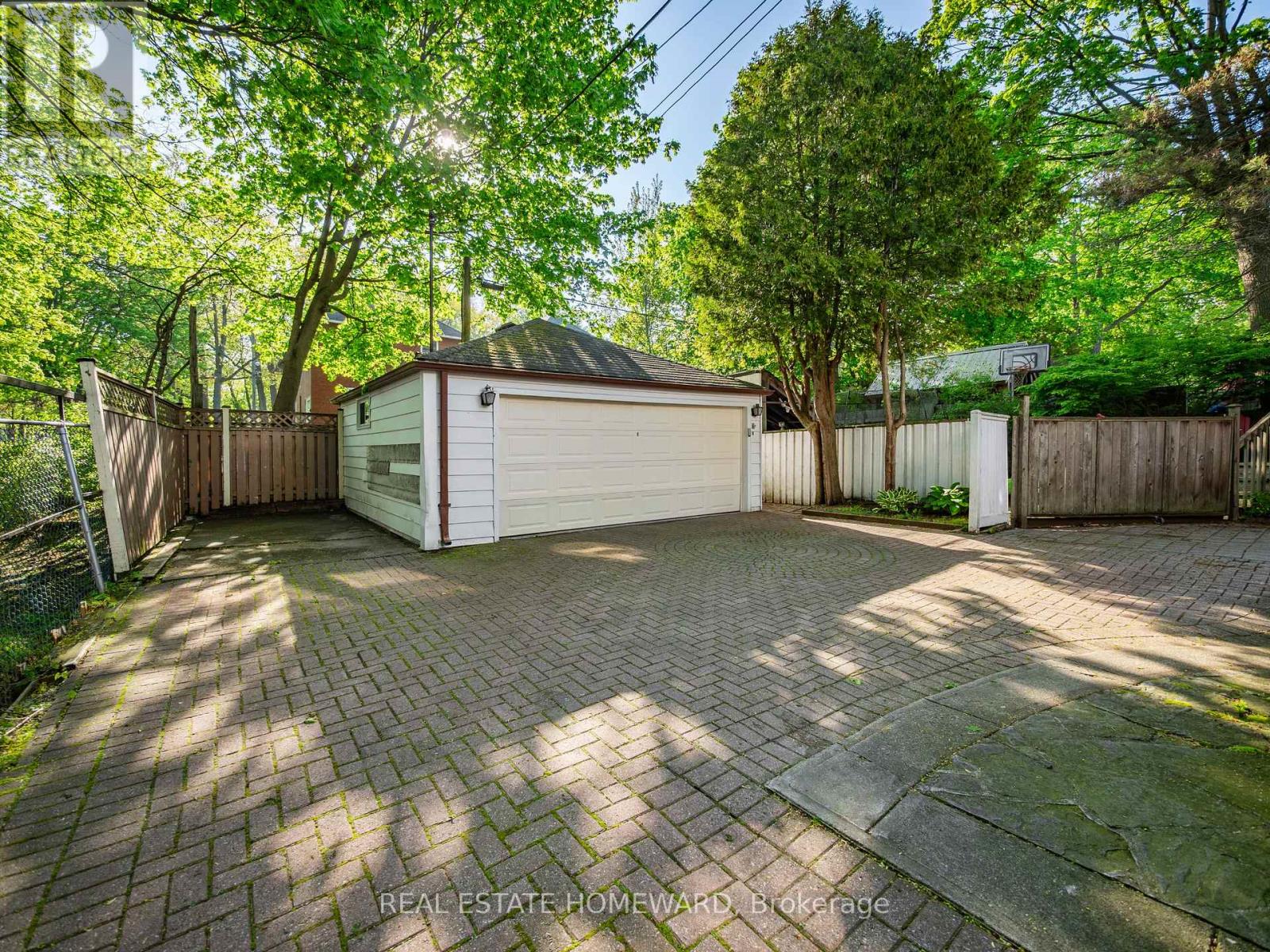 4 Silver Birch Avenue, Toronto, Ontario  M4E 3K9 - Photo 27 - E13175330