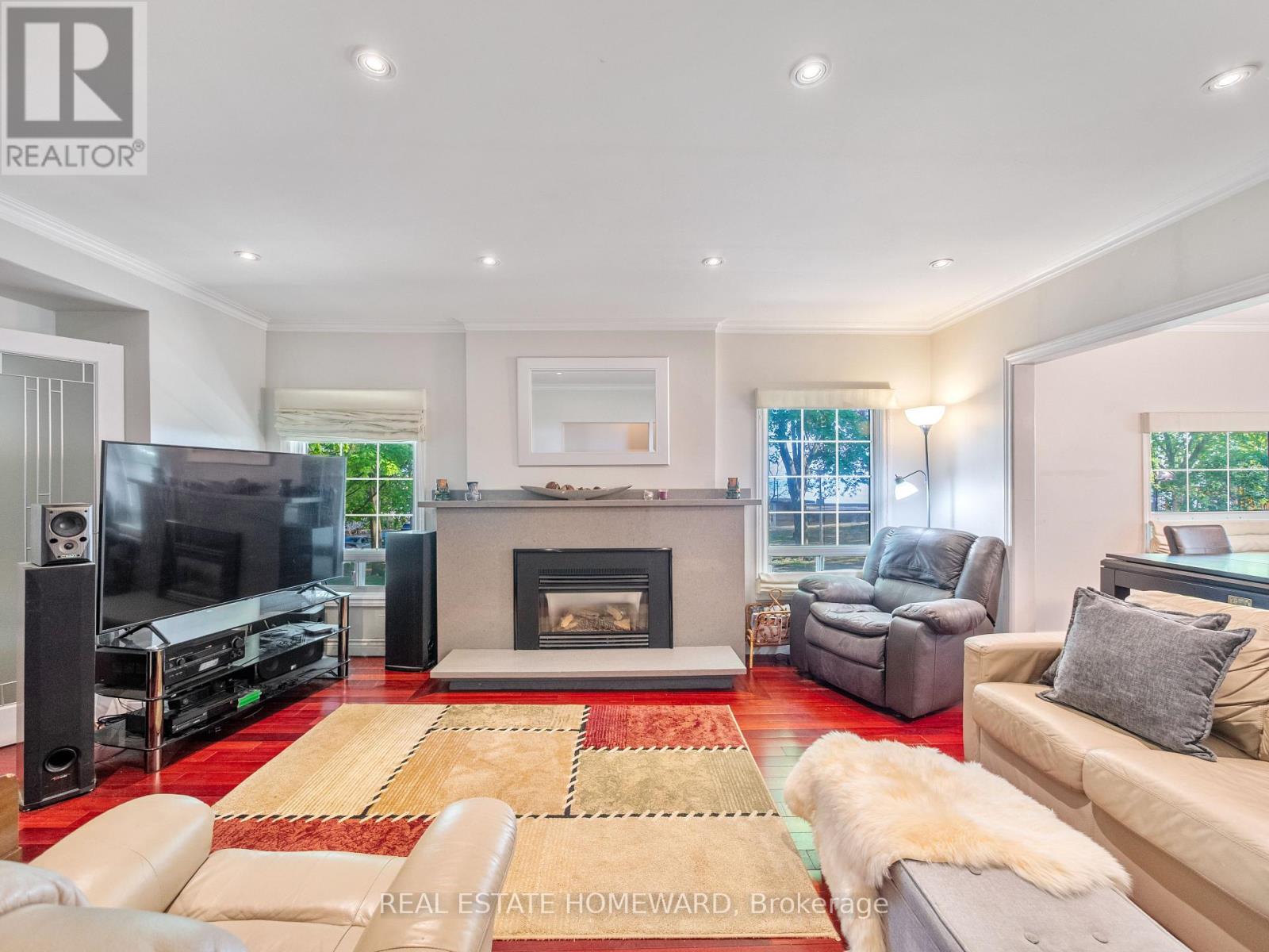 4 Silver Birch Avenue, Toronto, Ontario  M4E 3K9 - Photo 4 - E13175330