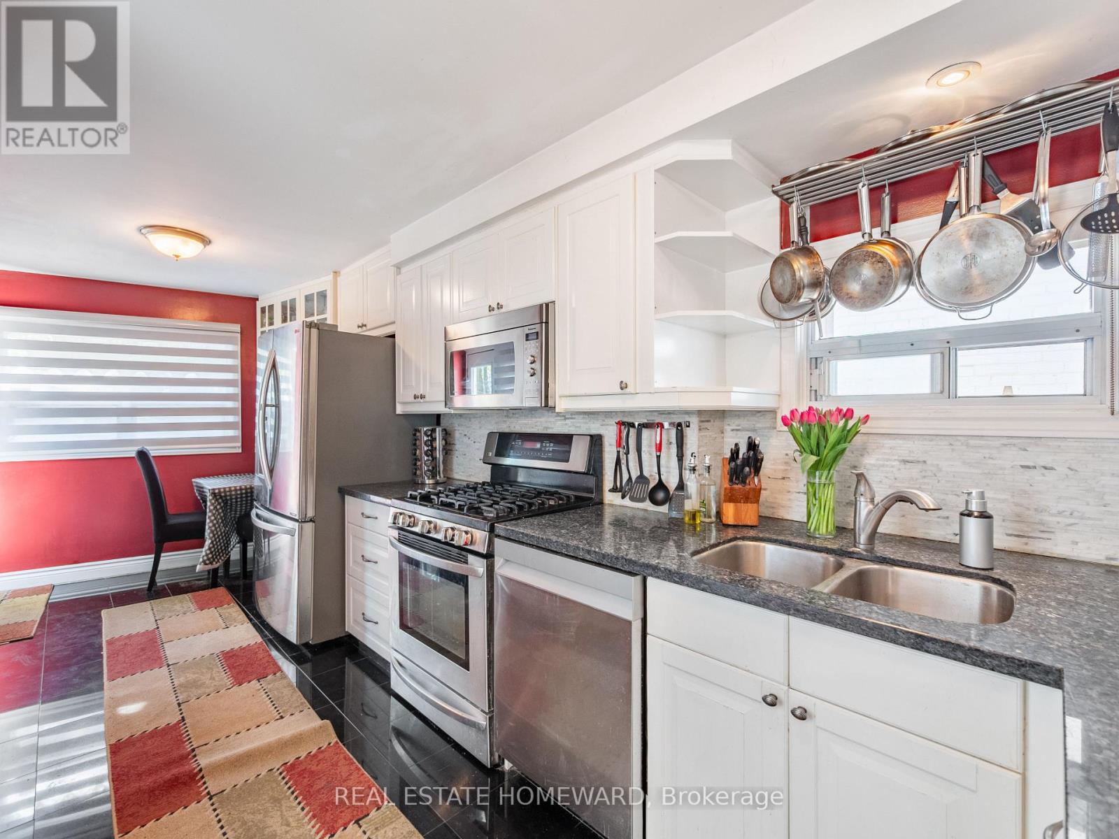 4 Silver Birch Avenue, Toronto, Ontario  M4E 3K9 - Photo 7 - E13175330