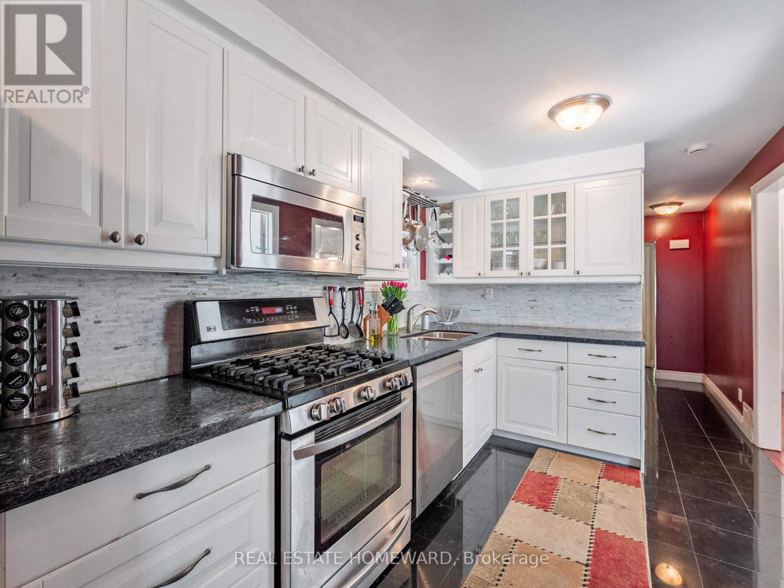 4 Silver Birch Avenue, Toronto, Ontario  M4E 3K9 - Photo 9 - E13175330