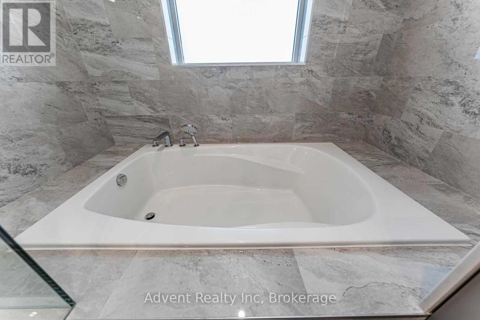 Lph05 - 8 Cedarland Drive, Markham, Ontario  L6G 0H4 - Photo 28 - N13175216