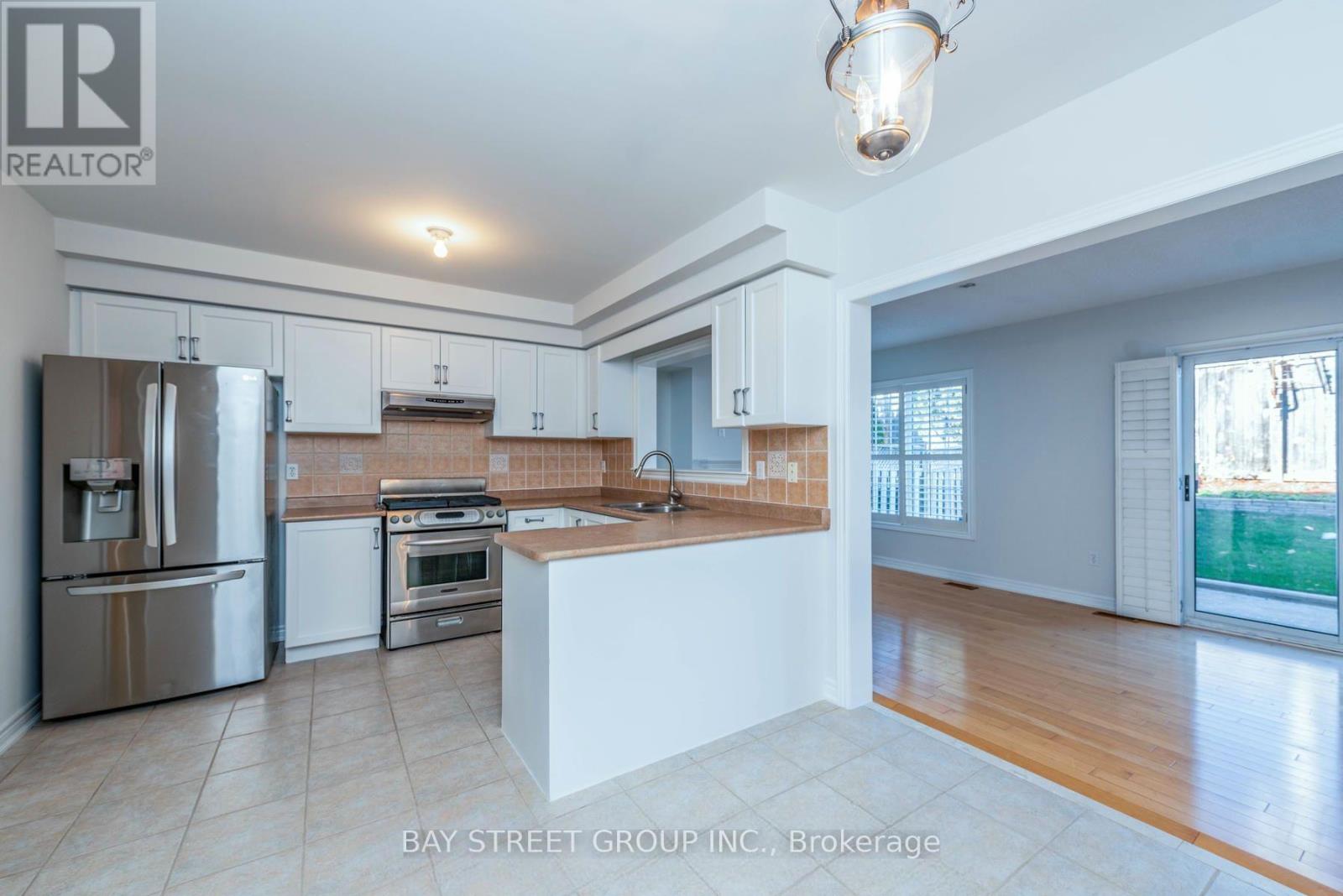 130 Royal Appian Crescent, Vaughan, Ontario  L4K 5L7 - Photo 3 - N13175302
