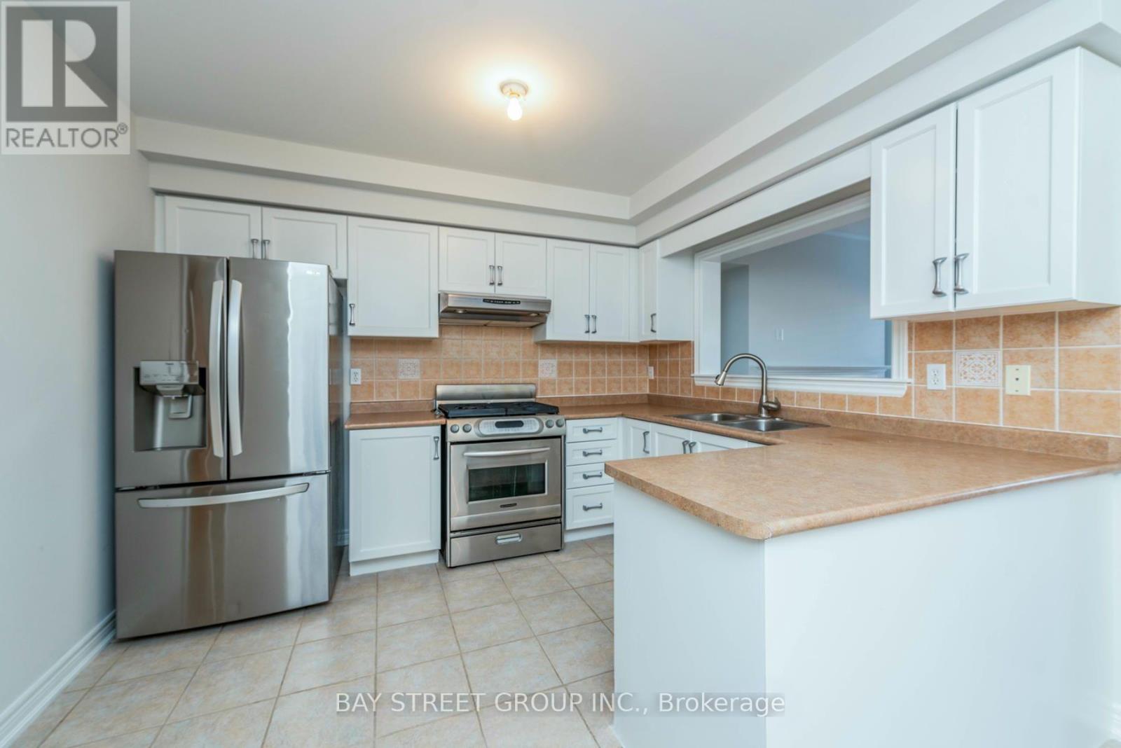 130 Royal Appian Crescent, Vaughan, Ontario  L4K 5L7 - Photo 5 - N13175302