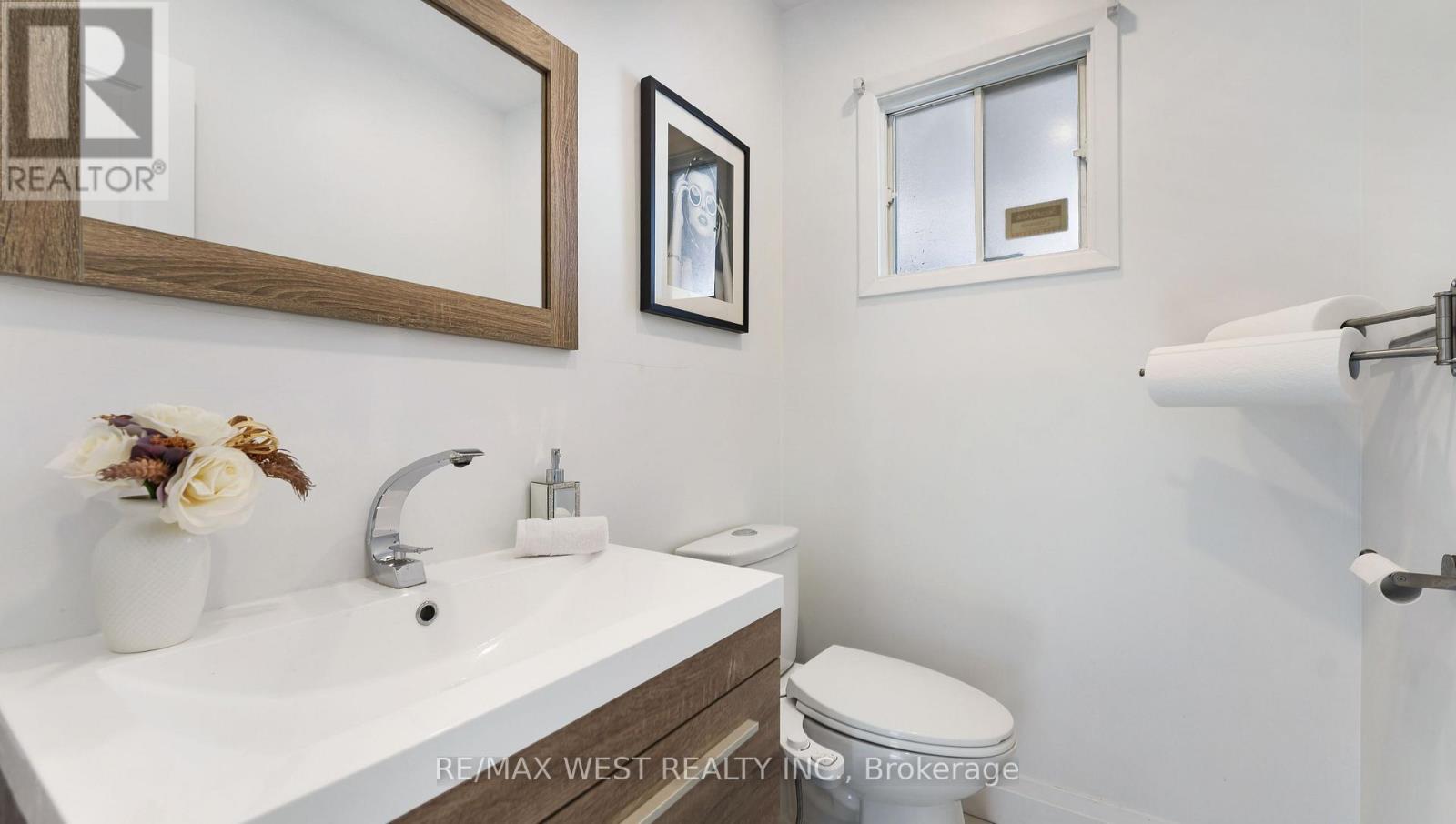 48 Gray Crescent, Richmond Hill, Ontario  L4C 5V5 - Photo 5 - N13175354
