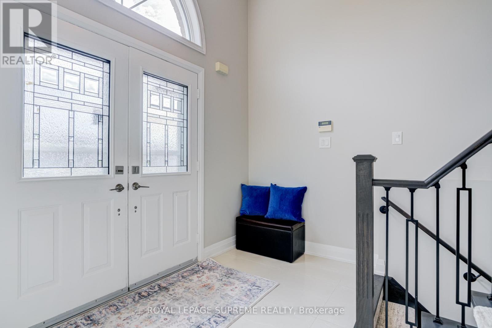 146 Cunningham Drive, Barrie, Ontario  L4N 5R3 - Photo 4 - S13175246