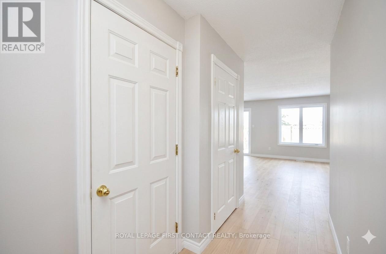 88 Michael Crescent, Barrie, Ontario  L4M 7C9 - Photo 2 - S13175264
