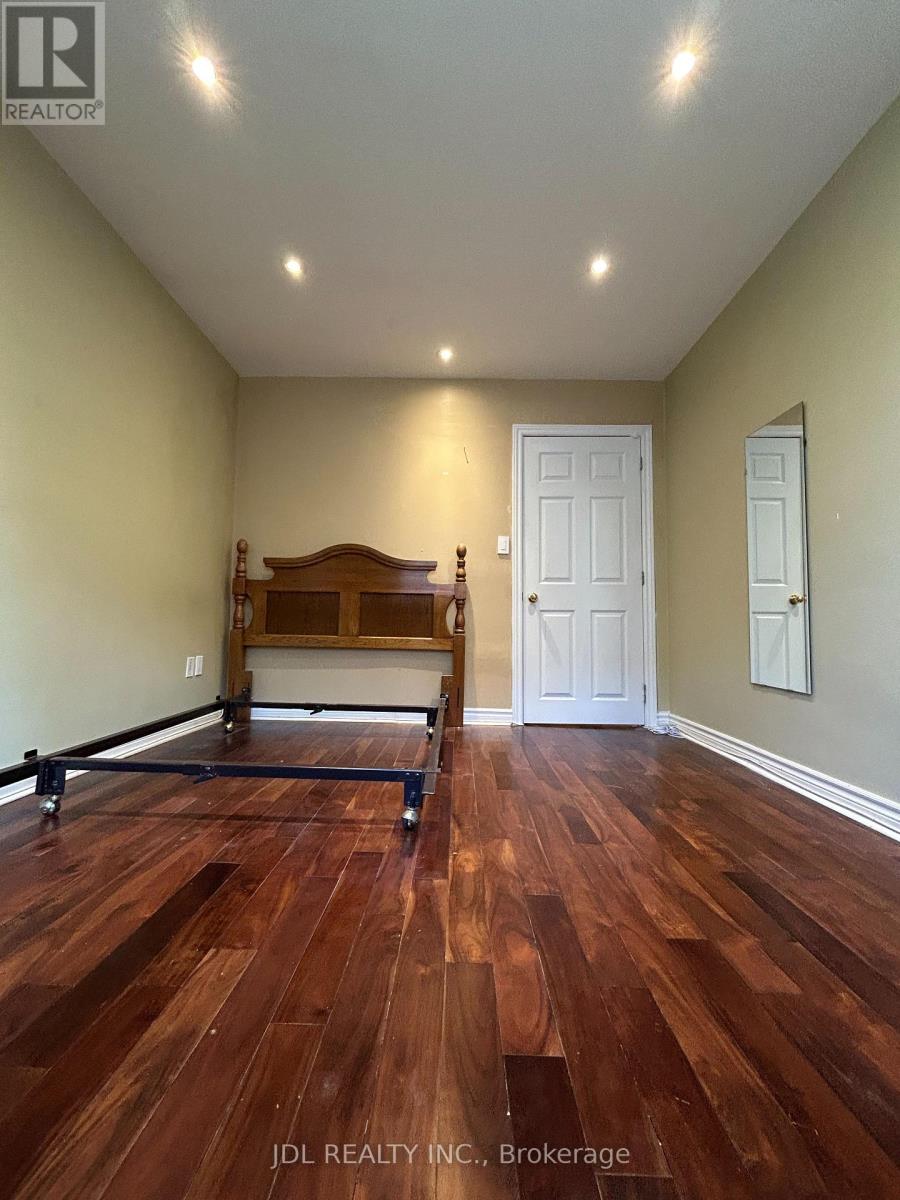 Main Floor - 23 Pineway Blvd Boulevard, Toronto, Ontario  M2H 1A3 - Photo 12 - C13132086