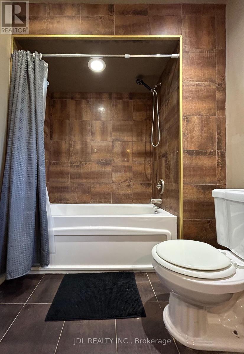 Main Floor - 23 Pineway Blvd Boulevard, Toronto, Ontario  M2H 1A3 - Photo 16 - C13132086