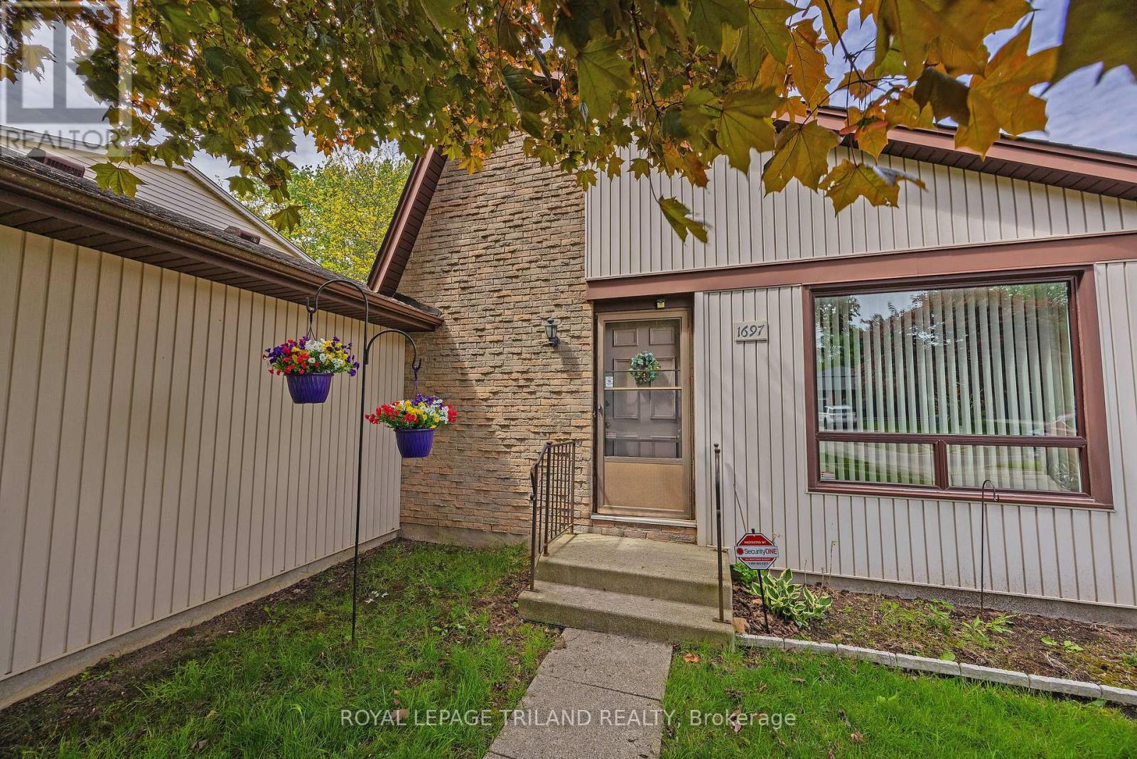 1697 Aldersbrook Road, London North, Ontario  N6G 3B7 - Photo 2 - X13175490