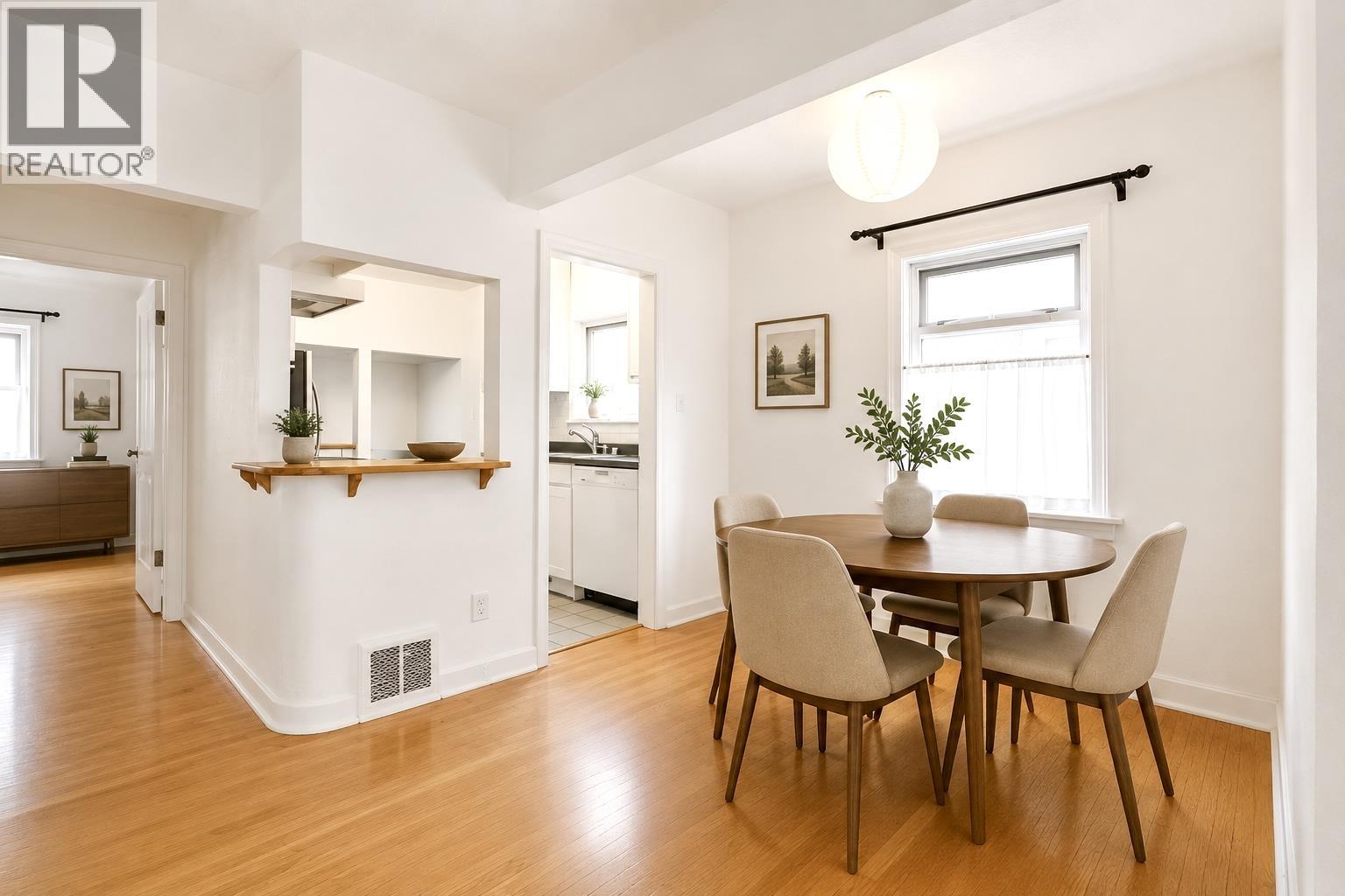 2305 W 3rd Avenue, Vancouver, British Columbia V6K 1L6 - Photo 3 - R3126583