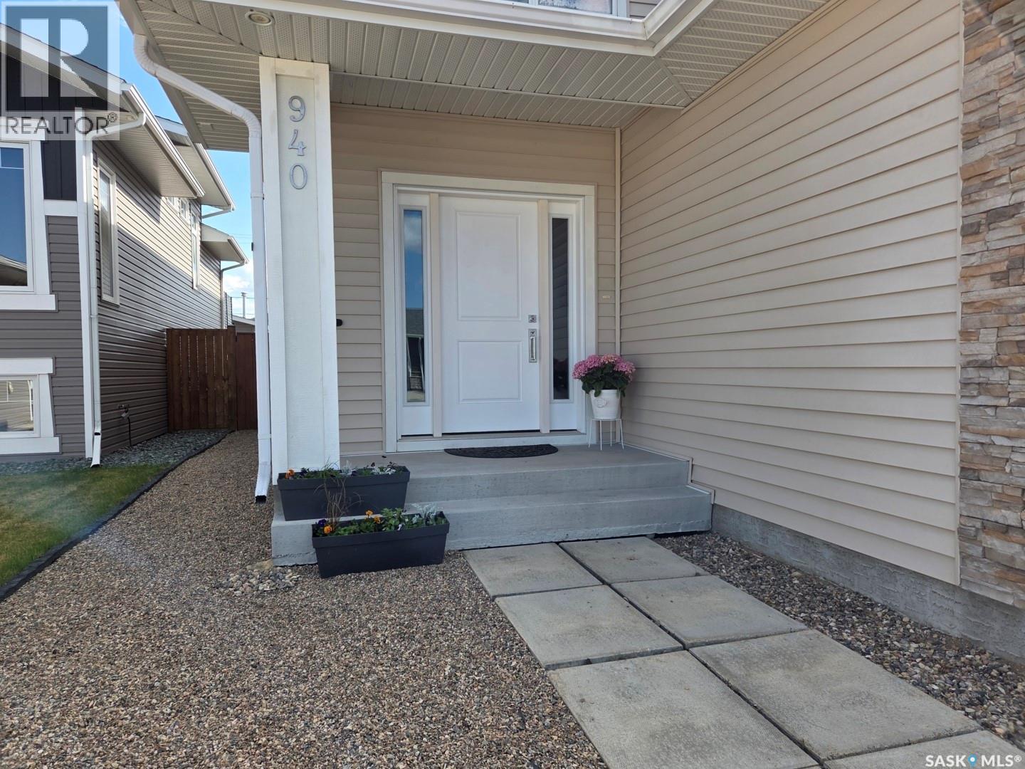 940 Rock Hill Lane, Martensville, Saskatchewan  S0K 0A2 - Photo 2 - SK037128