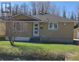 34 Redwing Ave, Manitouwadge, Ontario