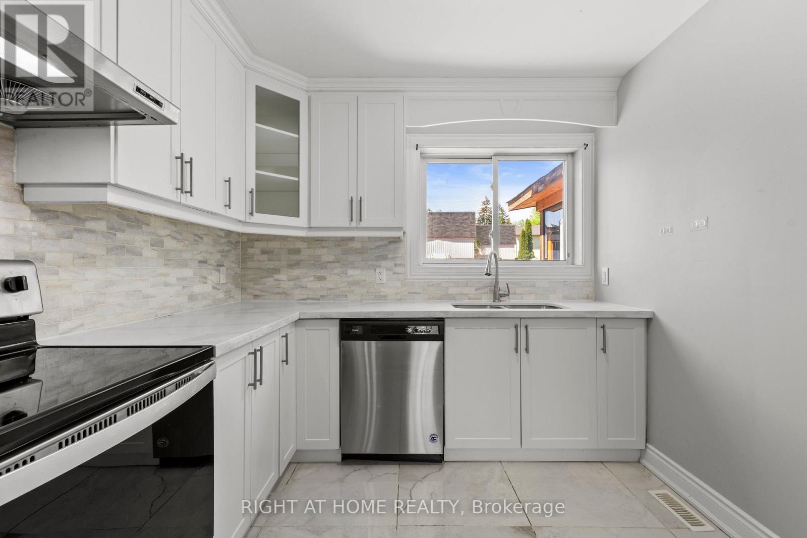 9 Highland Trail, Brampton, Ontario  L6S 1P4 - Photo 14 - W13175228