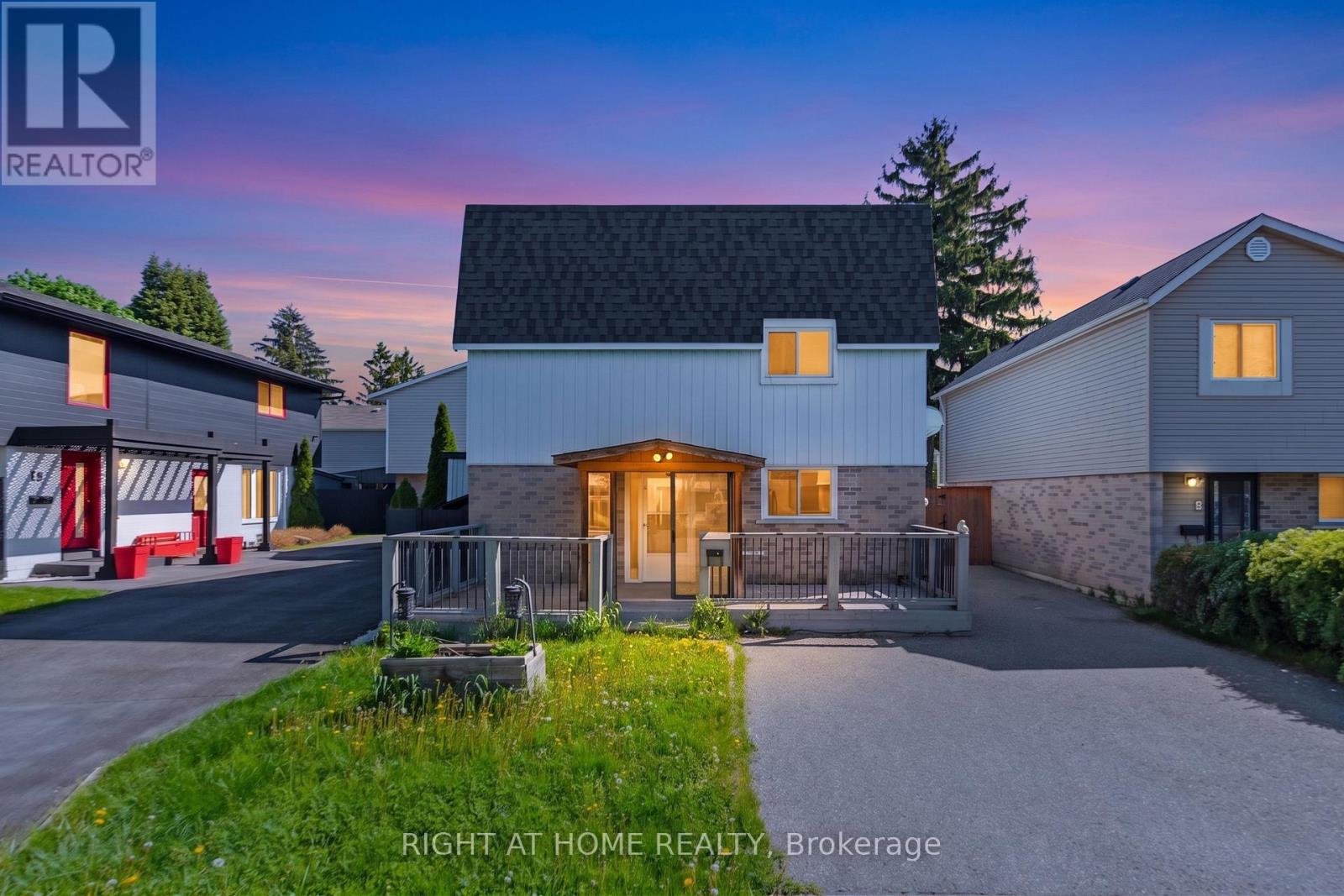 9 Highland Trail, Brampton, Ontario  L6S 1P4 - Photo 2 - W13175228