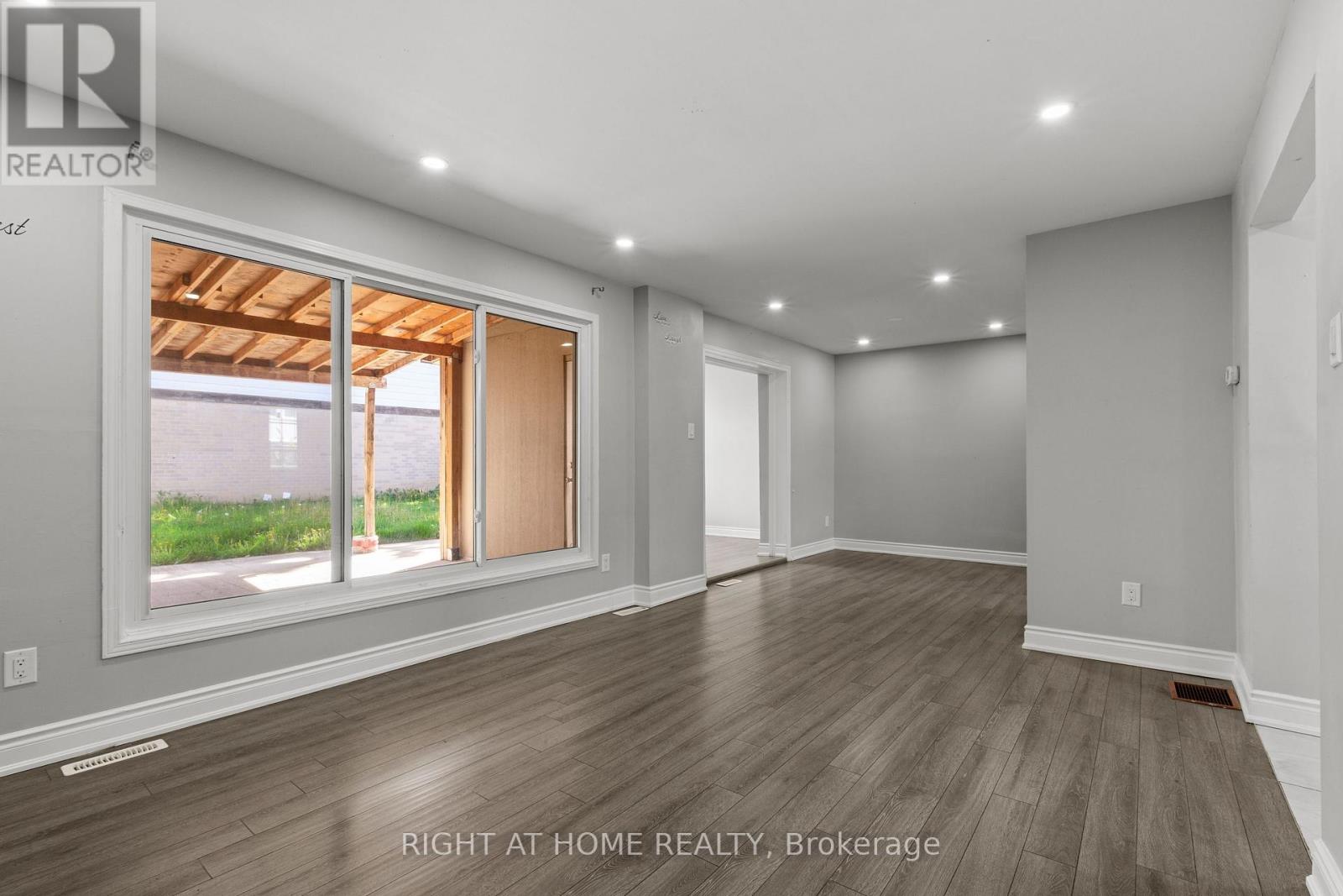 9 Highland Trail, Brampton, Ontario  L6S 1P4 - Photo 6 - W13175228