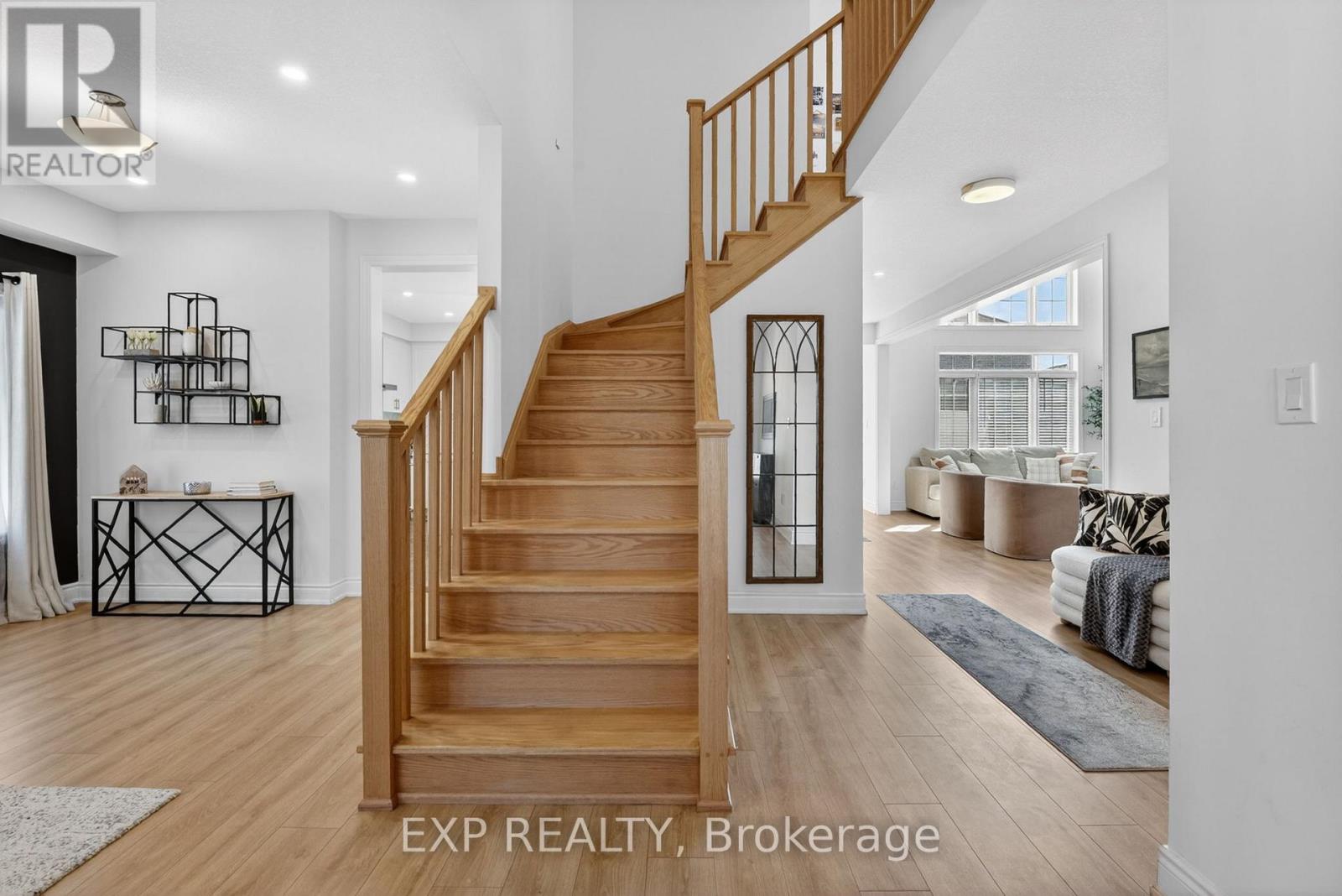 14 Venture Way, Thorold, Ontario  L2V 0G9 - Photo 4 - X13175364