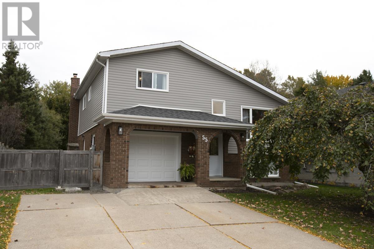 55 Country Club Pl, Sault Ste. Marie, Ontario  P6A 5Z8 - Photo 1 - SM261172