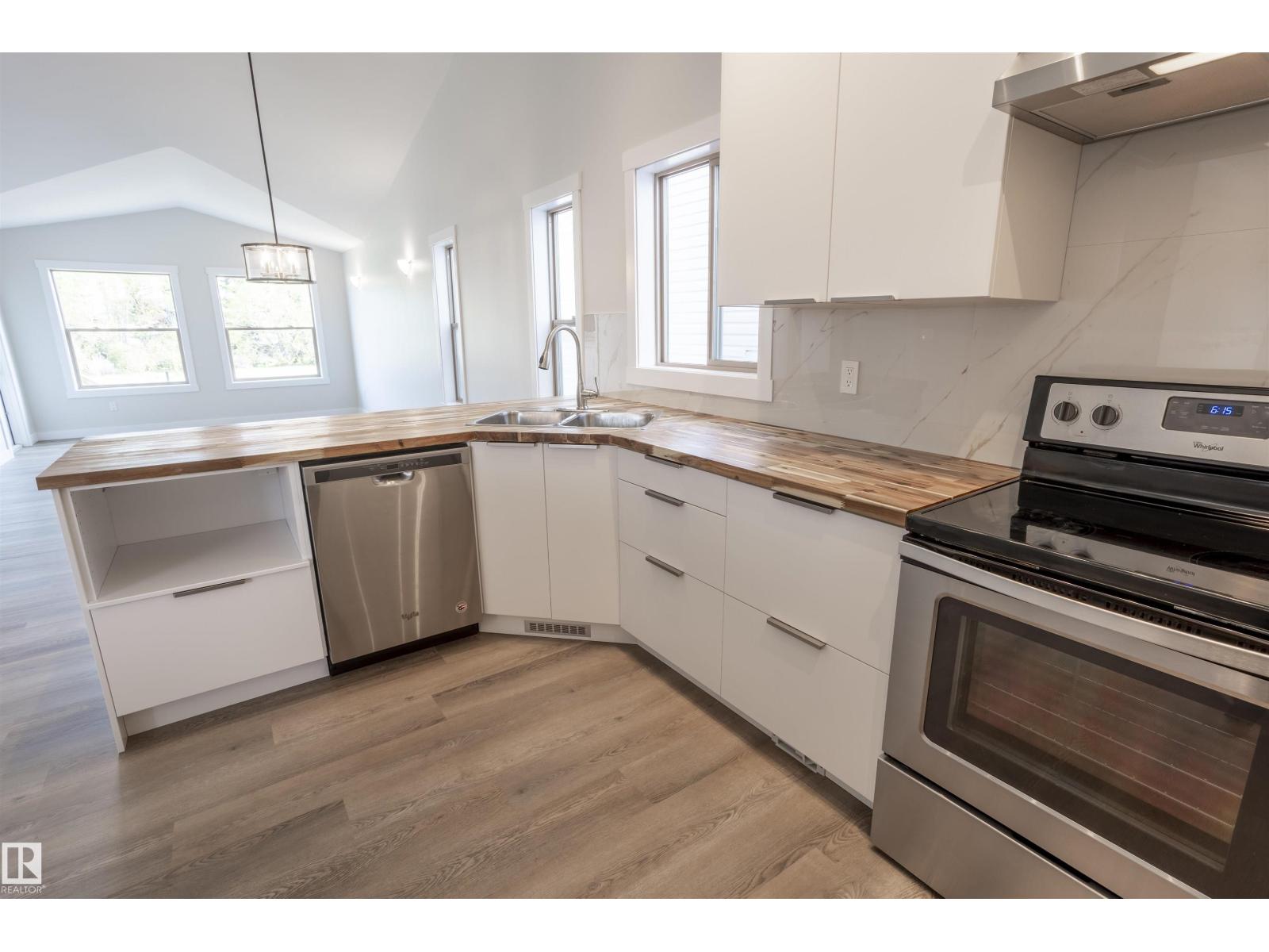 738 Kananaskis Dr, Devon, Alberta  T9G 2G7 - Photo 3 - E4490001