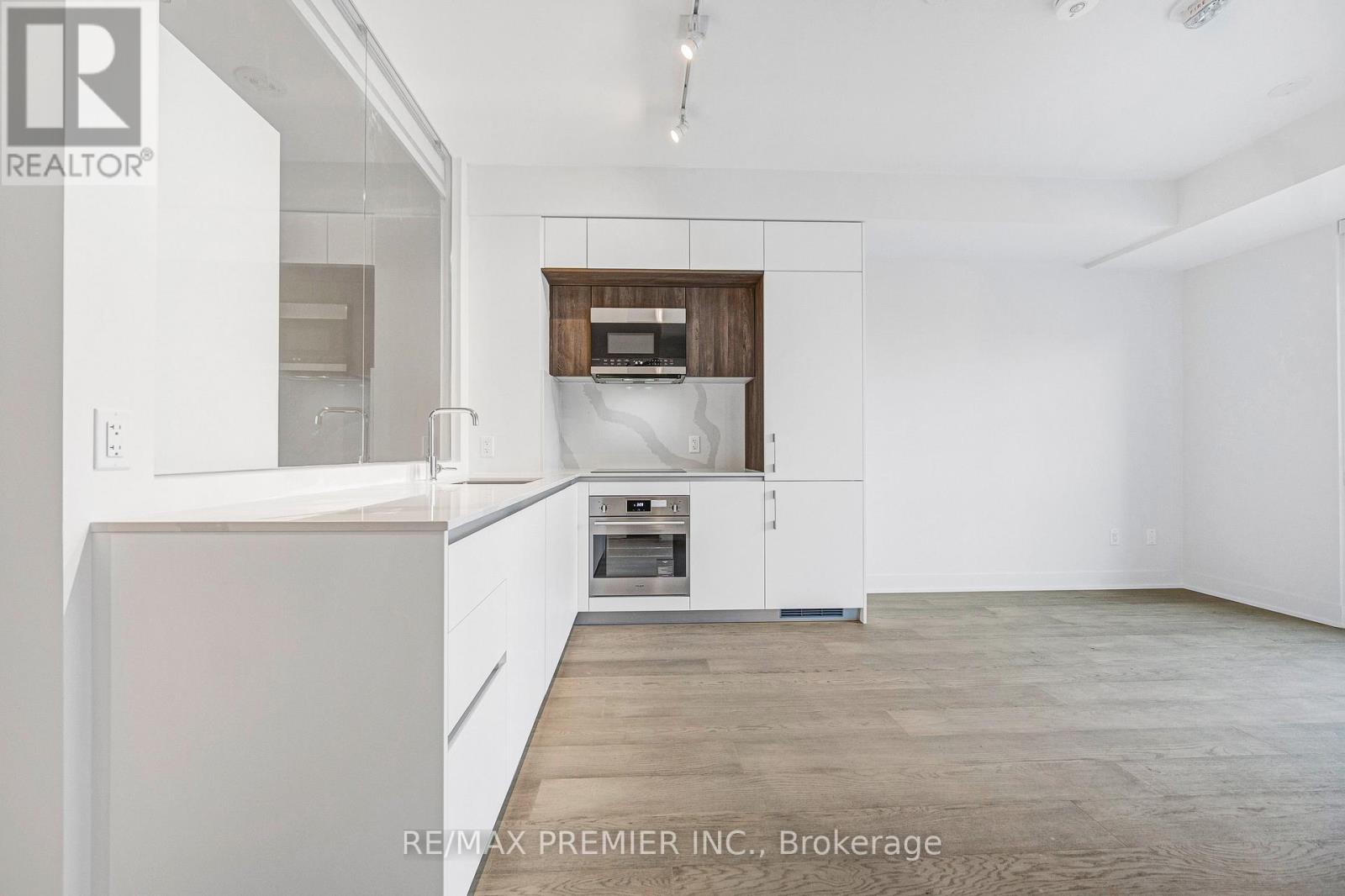 304 - 322 Dupont Street, Toronto, Ontario  M9R 1V9 - Photo 15 - C12951664