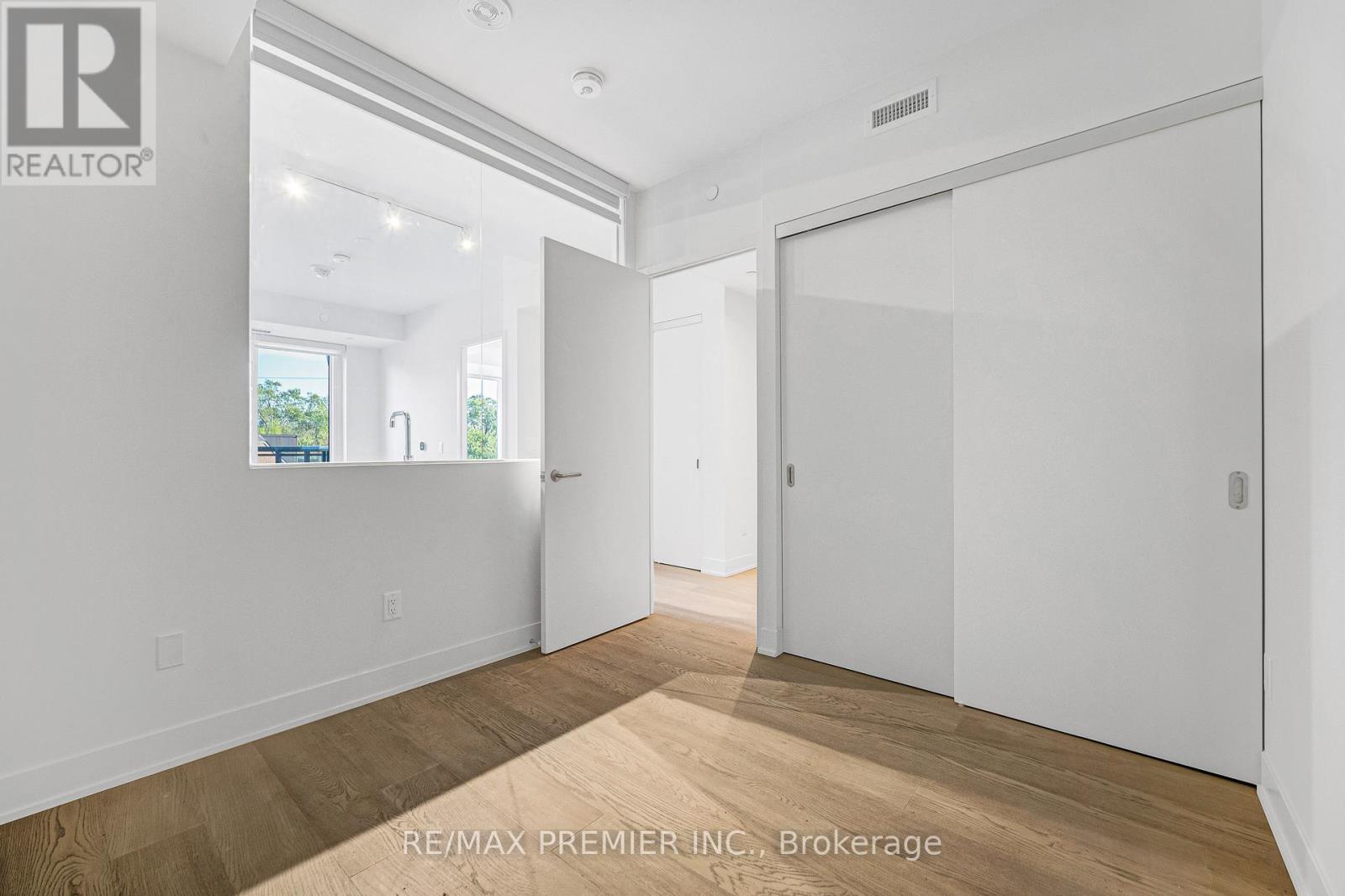 304 - 322 Dupont Street, Toronto, Ontario  M9R 1V9 - Photo 12 - C12951664
