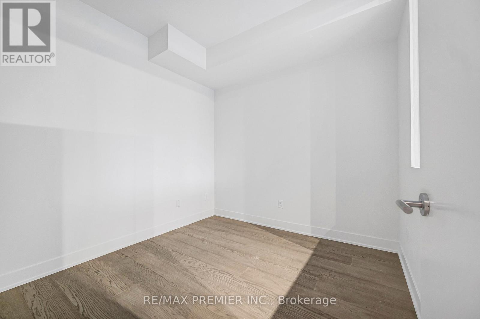 304 - 322 Dupont Street, Toronto, Ontario  M9R 1V9 - Photo 11 - C12951664