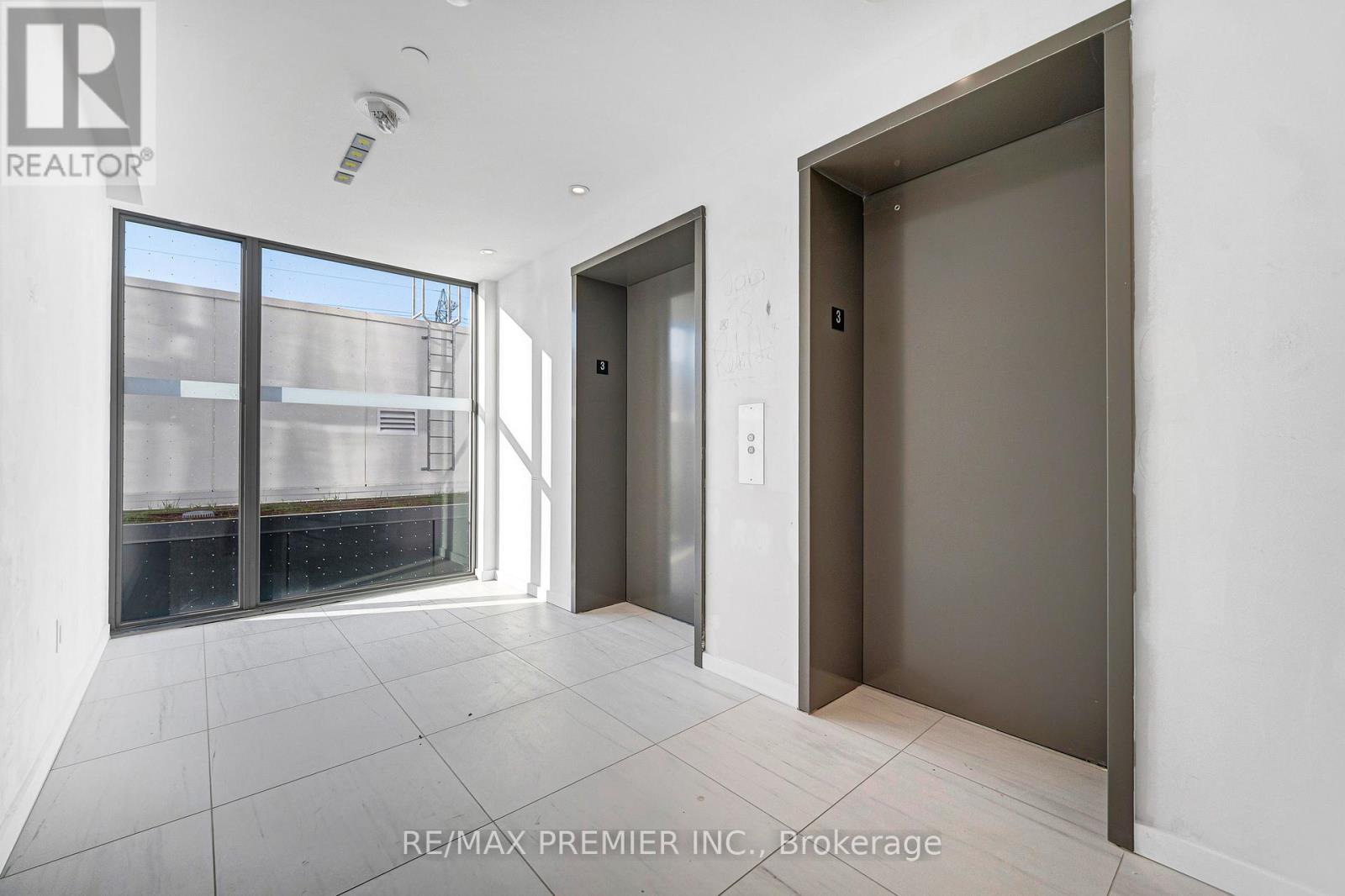 304 - 322 Dupont Street, Toronto, Ontario  M9R 1V9 - Photo 4 - C12951664