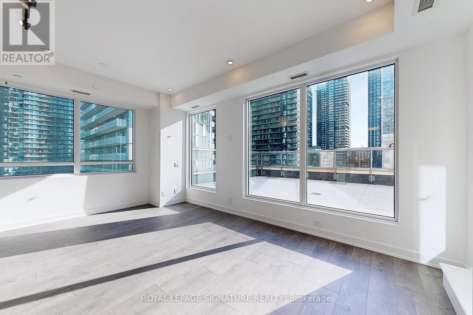 1506 - 108 Peter Street, Toronto, Ontario  M5V 2G7 - Photo 2 - C13175350