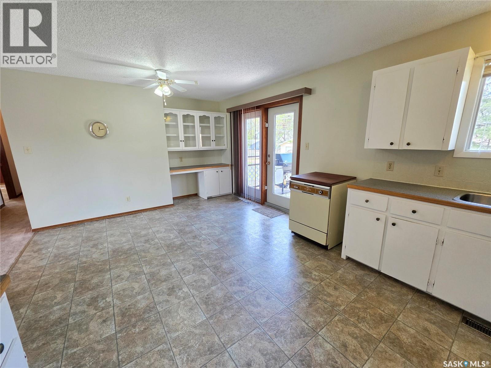 613 2nd Street W, Meadow Lake, Saskatchewan  S9X 1E6 - Photo 6 - SK037135