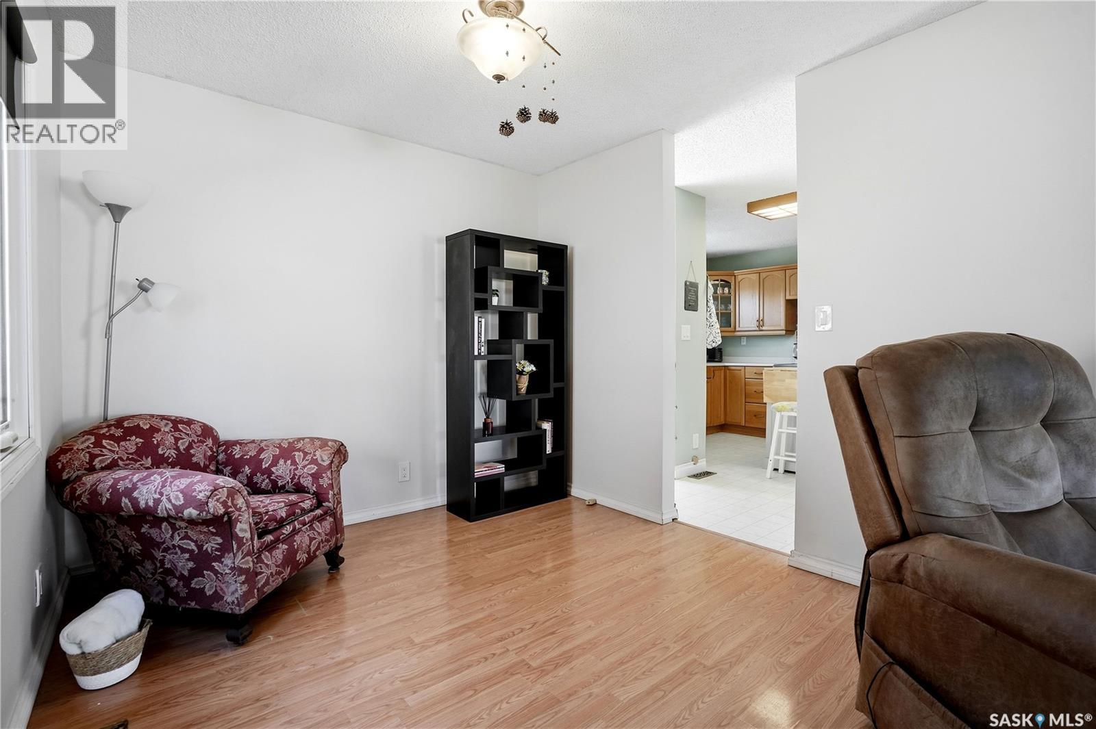 1009 Corman Crescent, Moose Jaw, Saskatchewan  S6H 6V5 - Photo 12 - SK037110