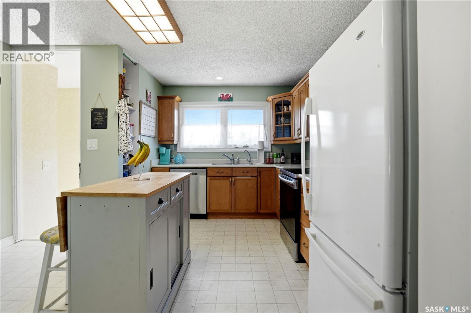 1009 Corman Crescent, Moose Jaw, Saskatchewan  S6H 6V5 - Photo 13 - SK037110