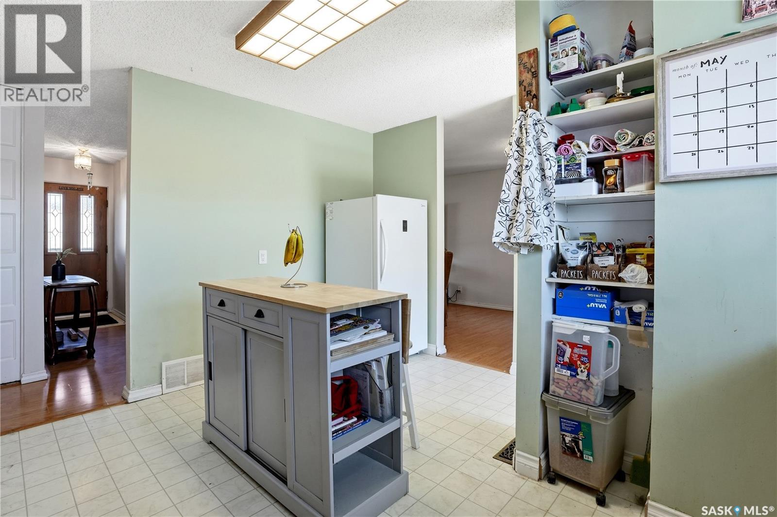 1009 Corman Crescent, Moose Jaw, Saskatchewan  S6H 6V5 - Photo 18 - SK037110